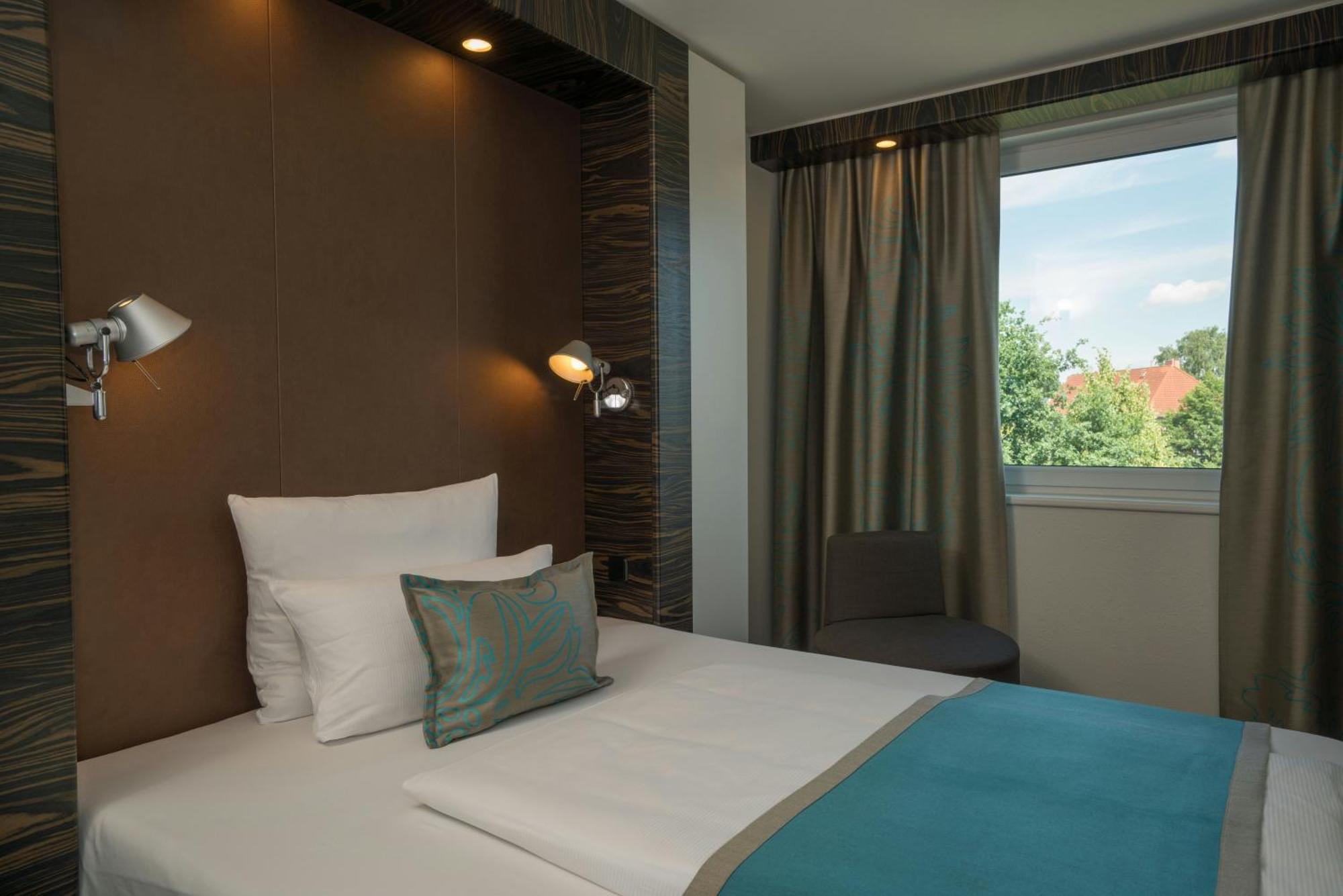 Room King Size bed