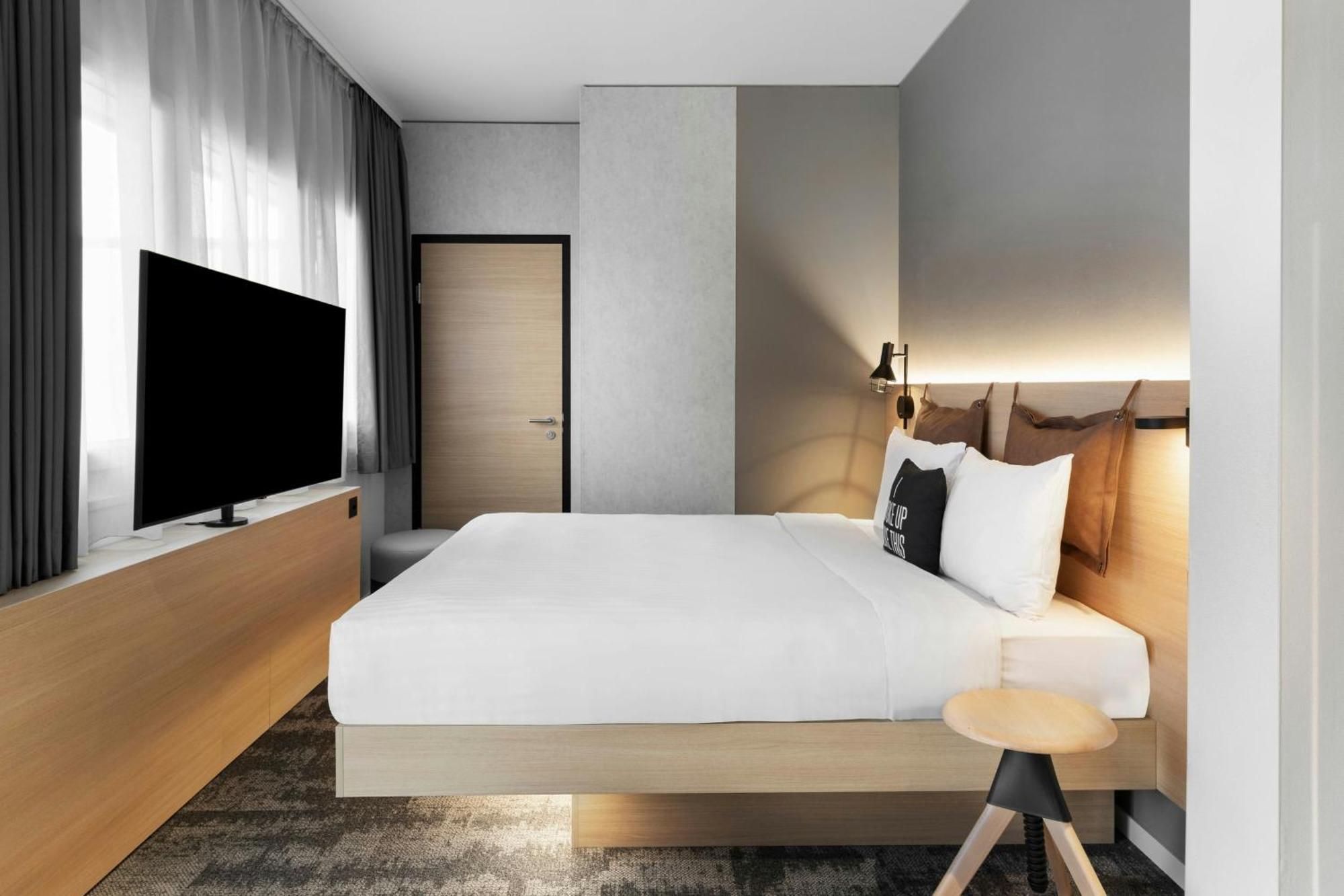 Moxy Letzigrund Queen Room Balcony