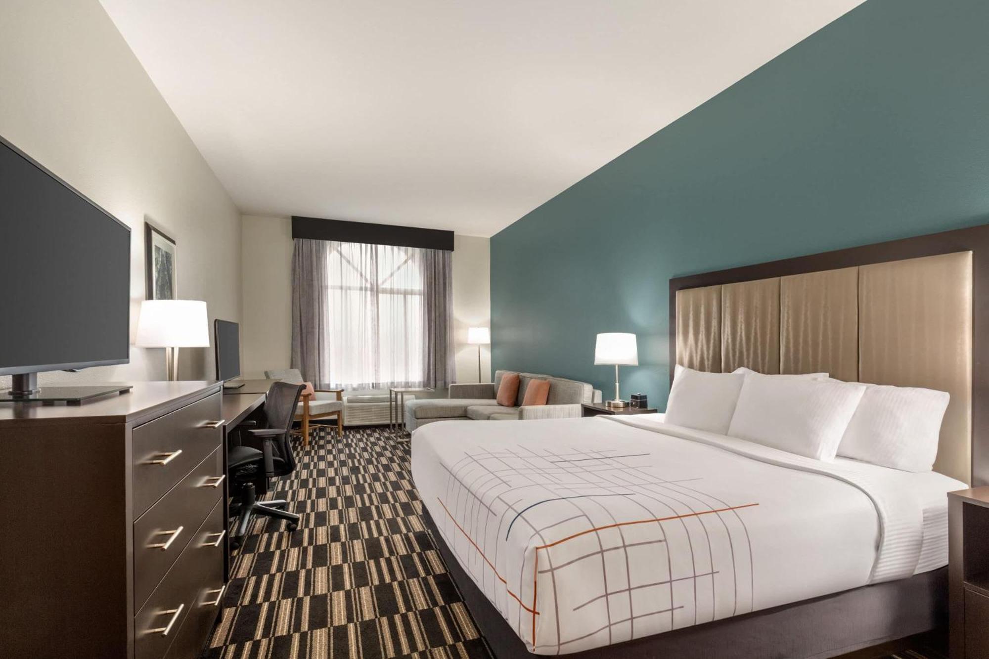 Executive King Room - Non-Smoking,1746869209:JPEG