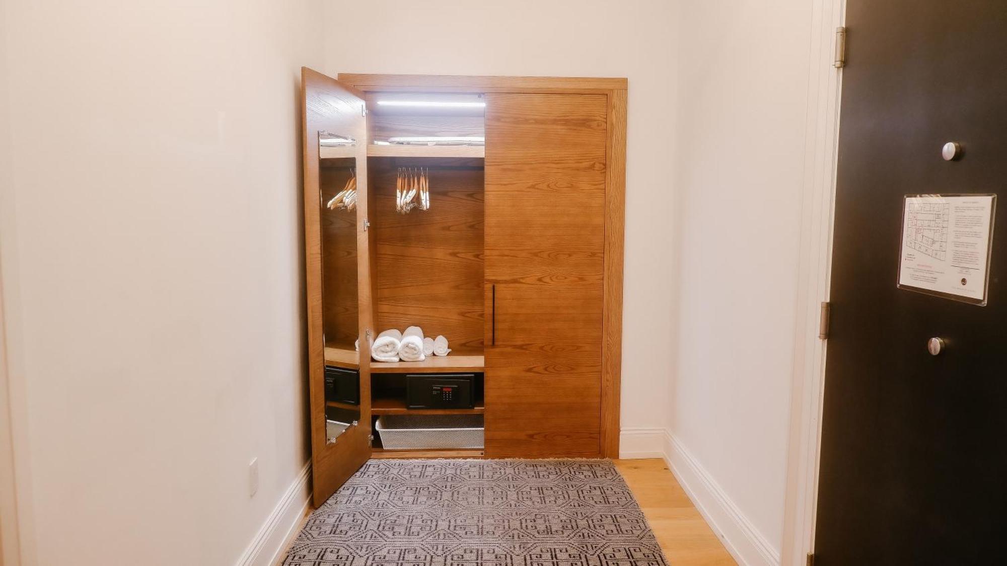 King Room Roll Shower Disability Access