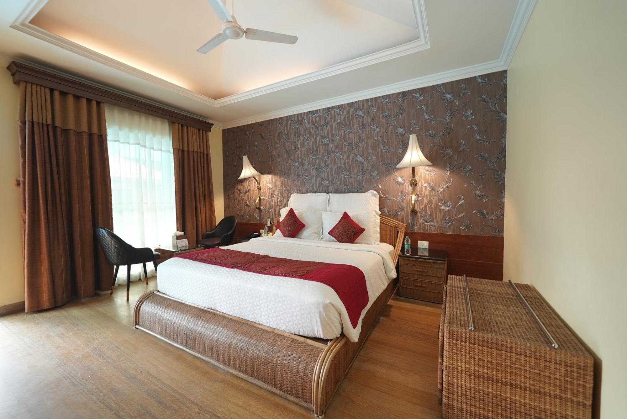 Premium Pool View Room