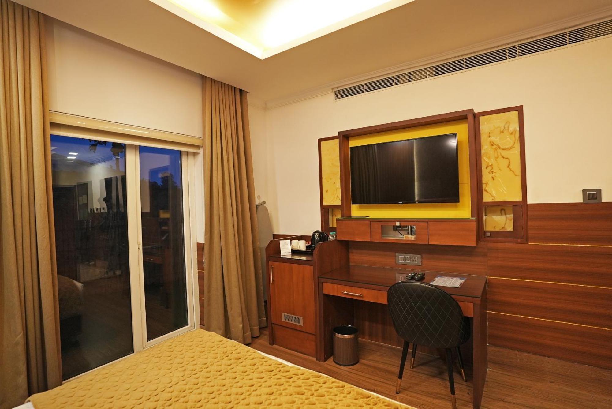 Superior King Room