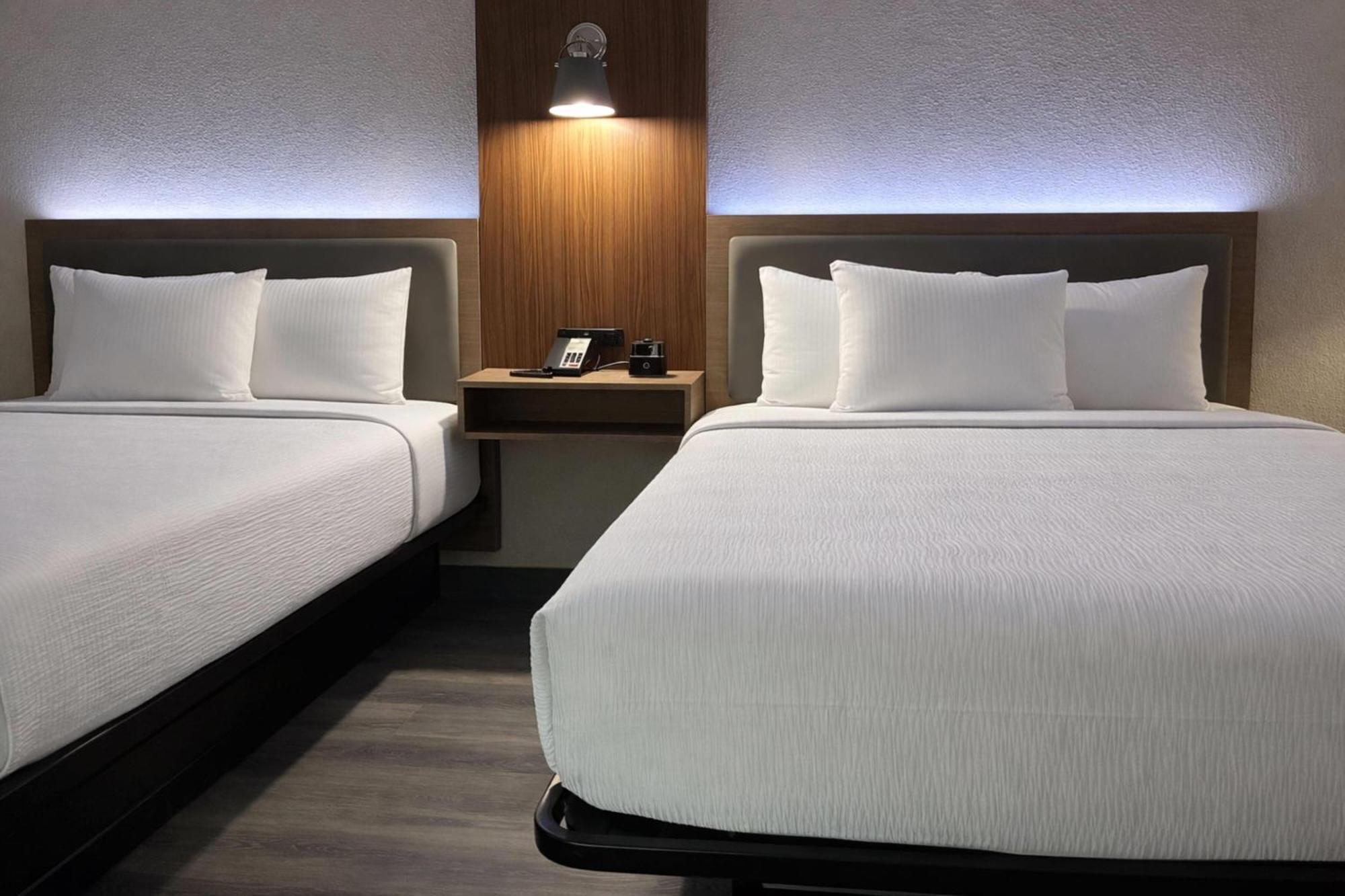 Deluxe Queen Room with Two Queen Beds - Non-Smoking,1746897959:JPEG