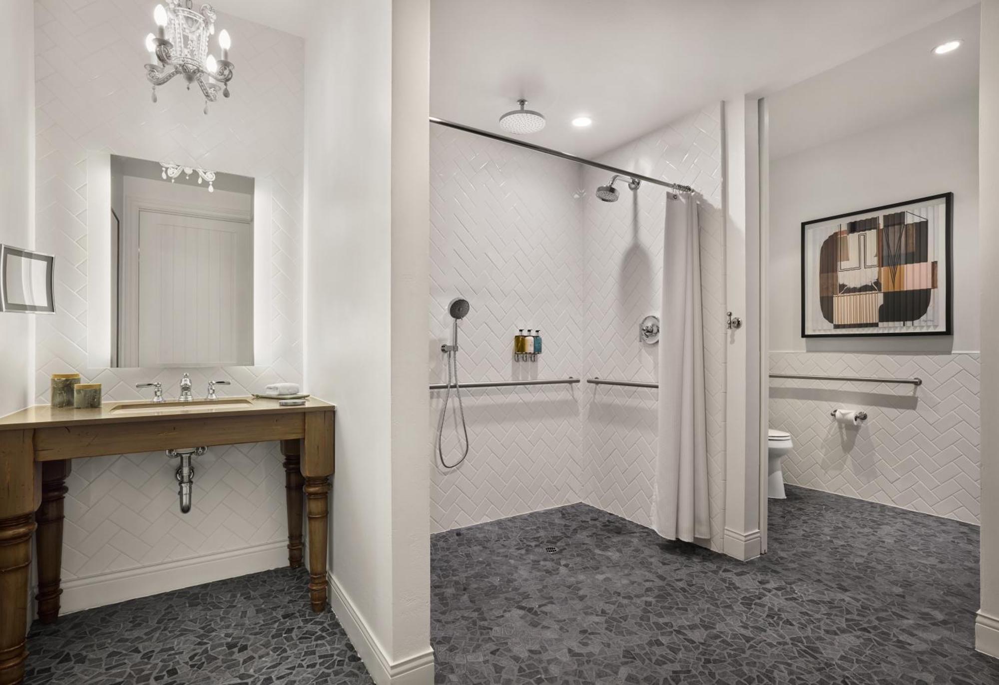Newly Renovated - King Room - Disability Access