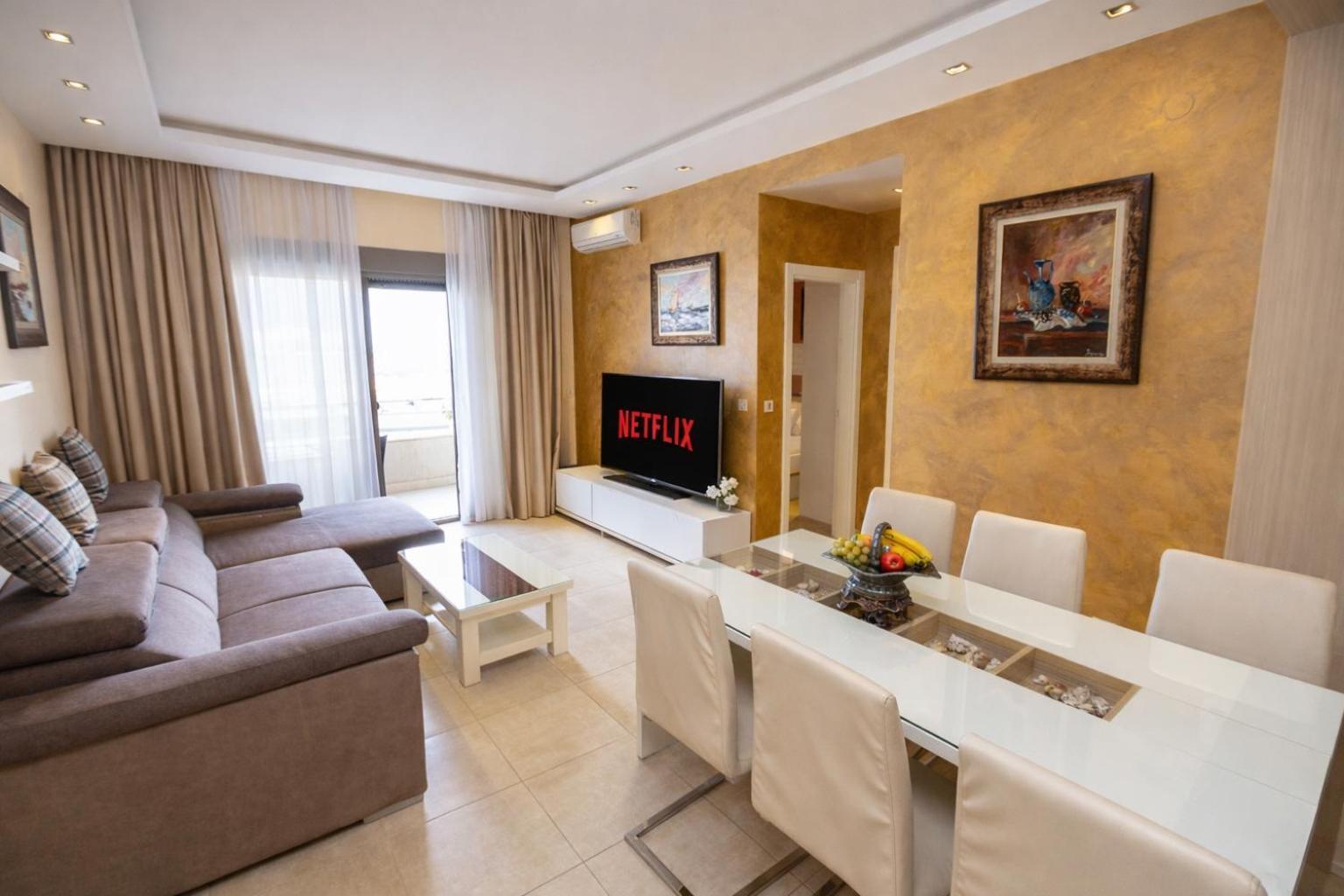 Luxury Two-Bedroom Apartment