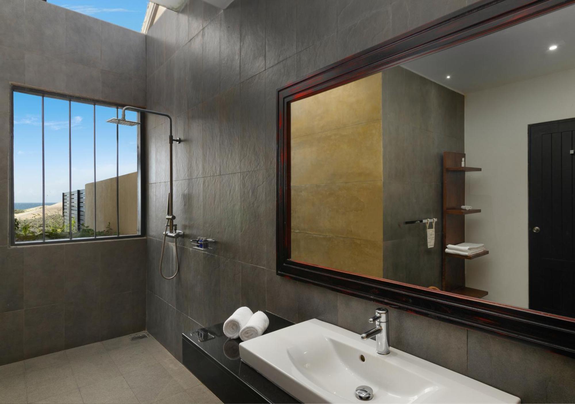 Deluxe Double Room at Thambapanni restaurant