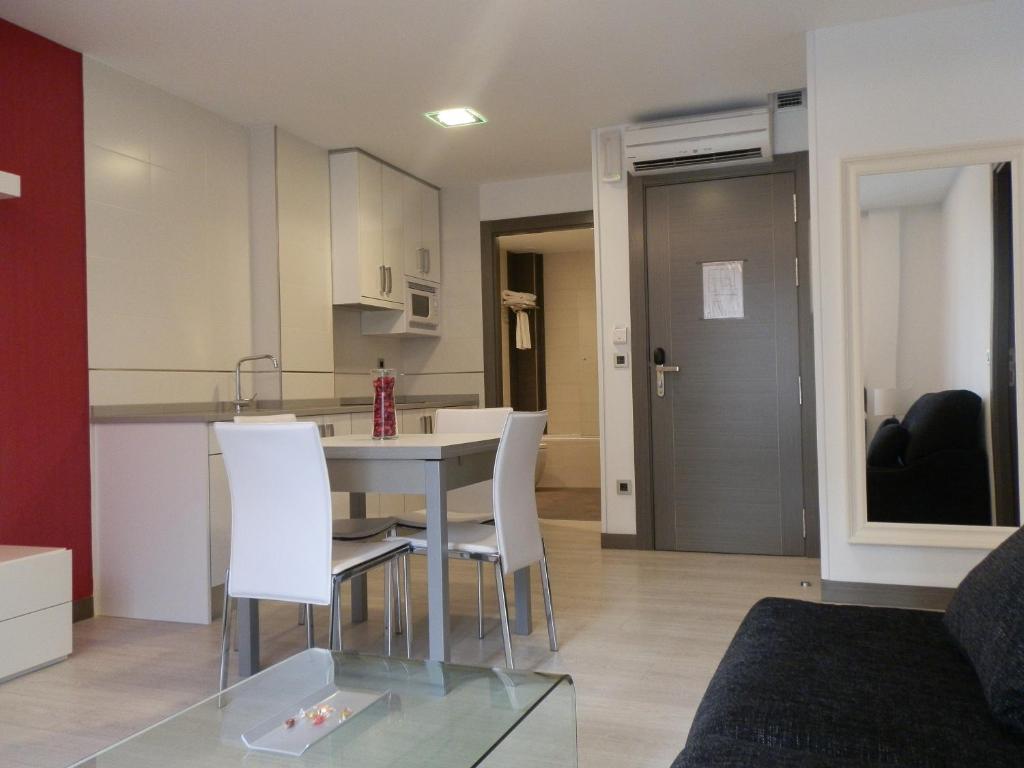One-Bedroom Apartment 2
