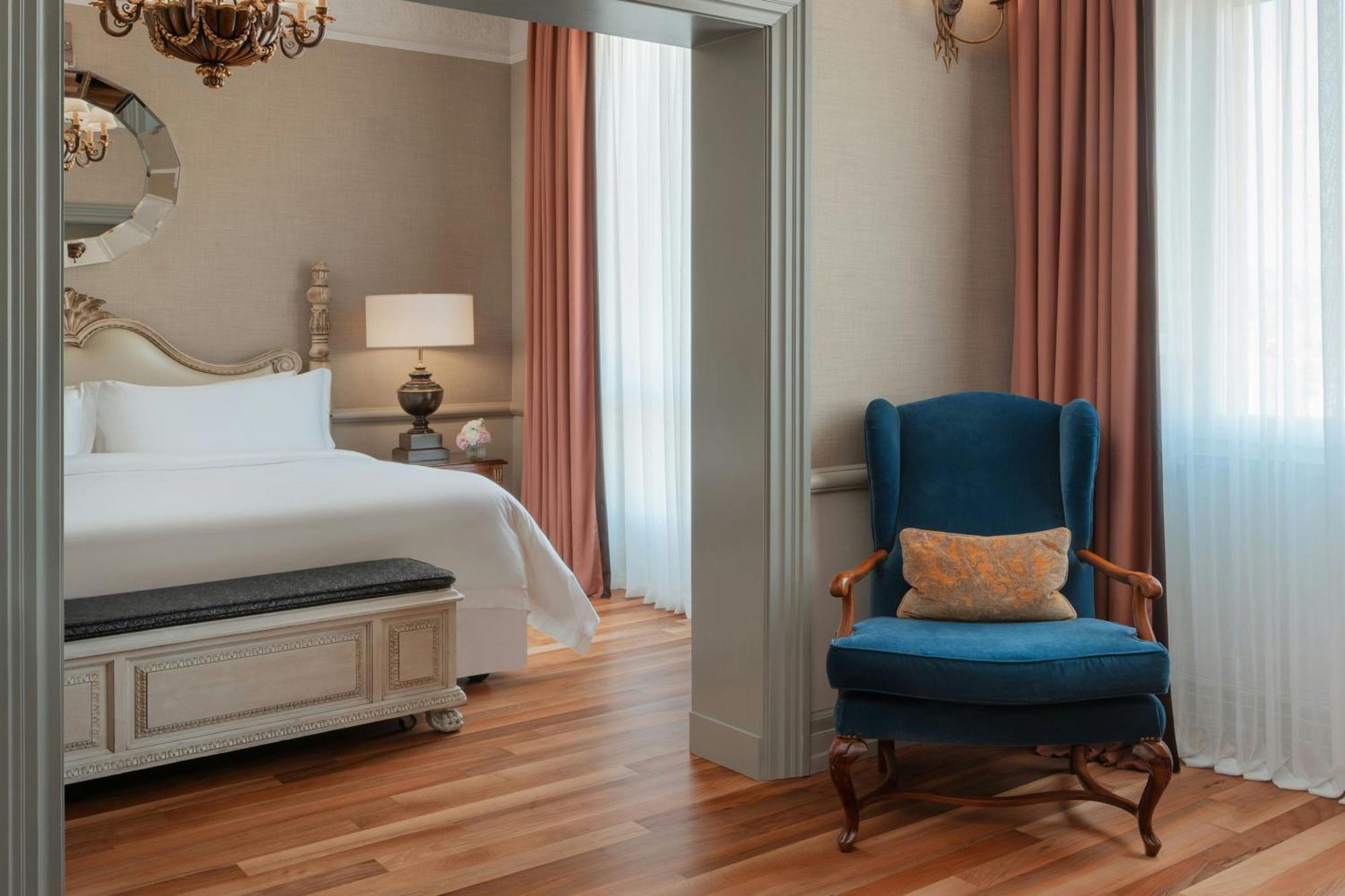 Classic Junior King Suite