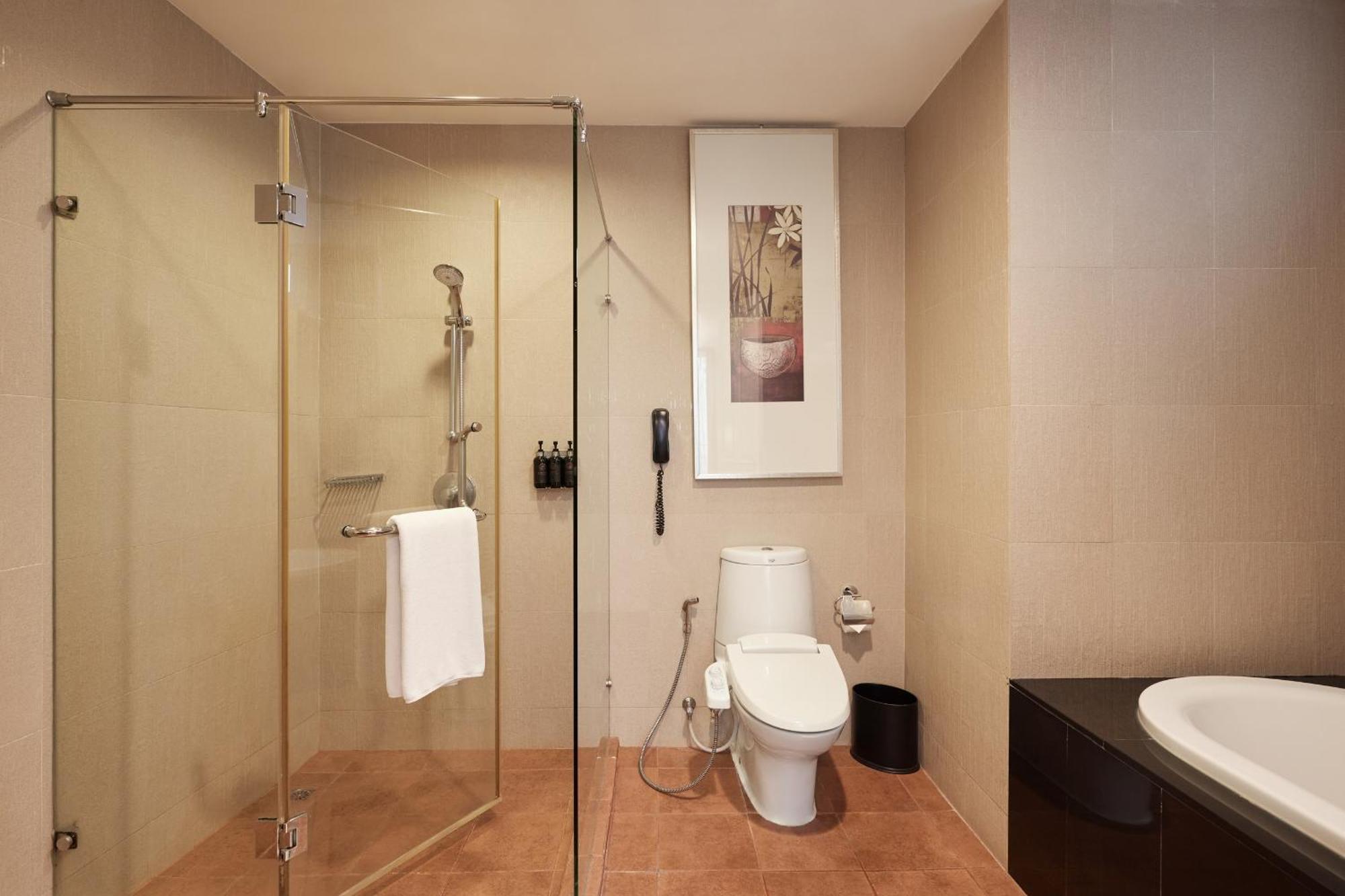 One-Bedroom Deluxe Suite King Club Benefits