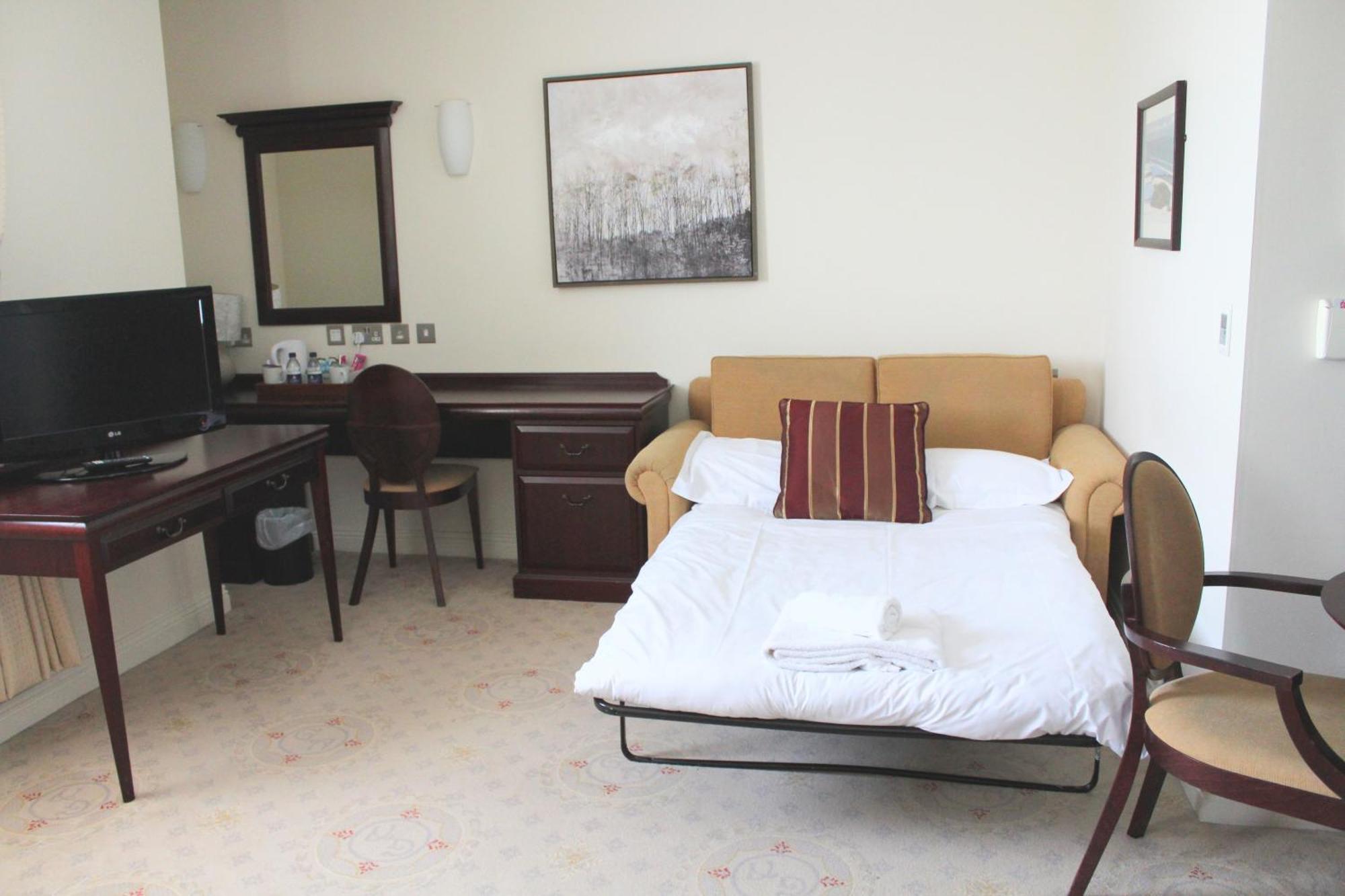 Family Double Room,1756441038:JPEG