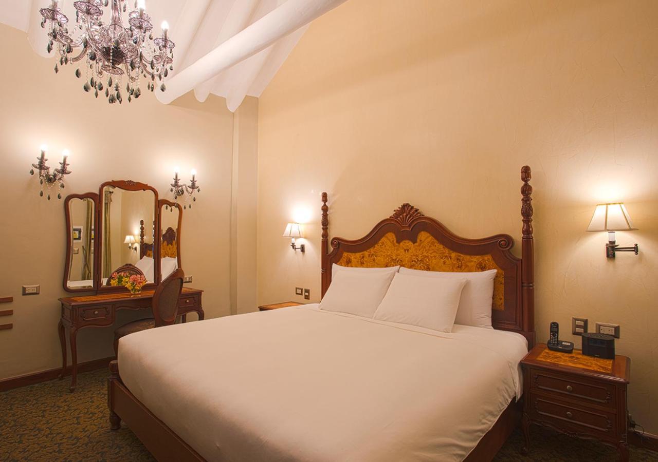 Deluxe Room with Corridor View - 1 Kind Bed
