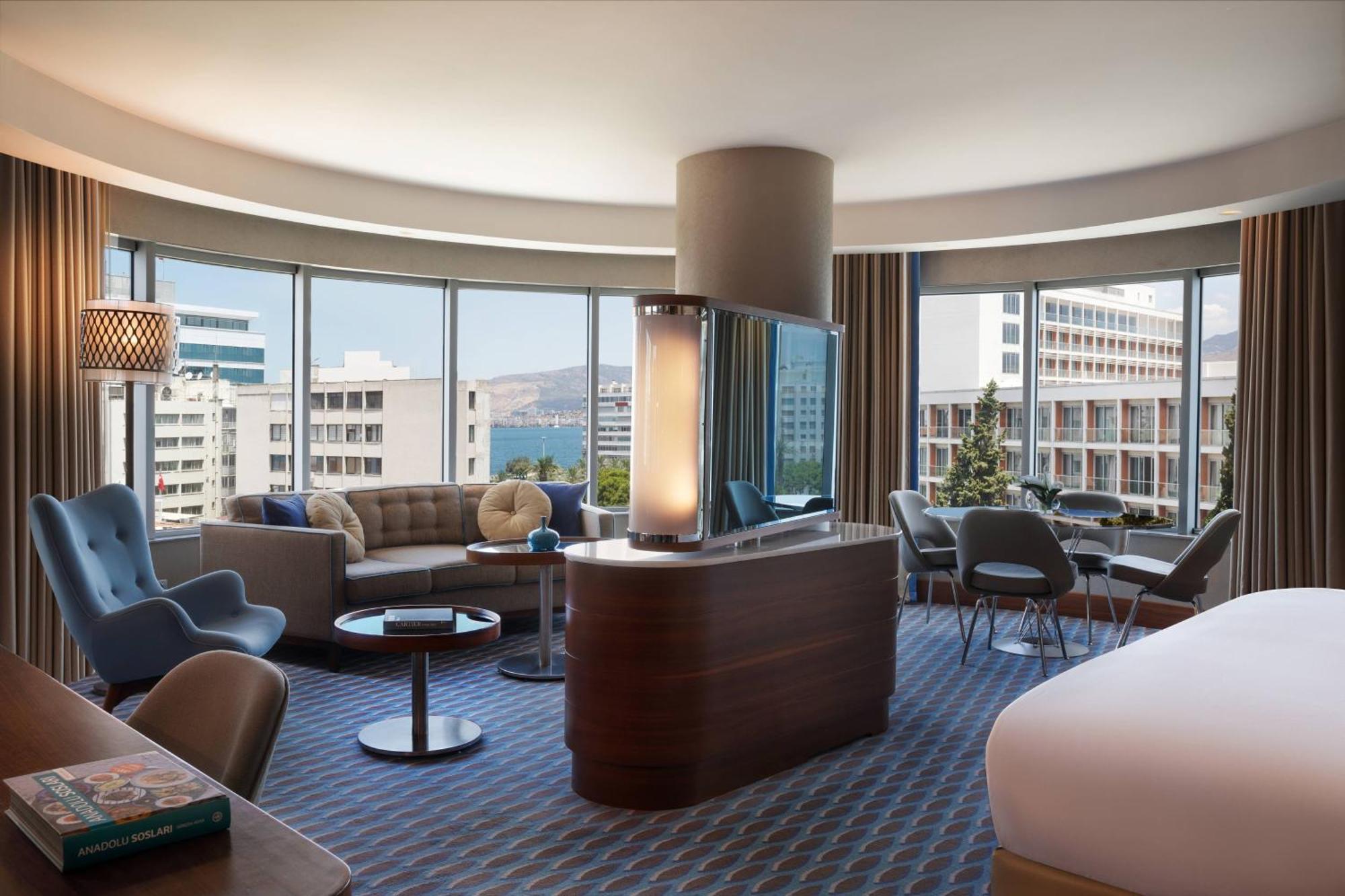 Executive Suite Partial Sea View Spa Bath Club Lounge Access