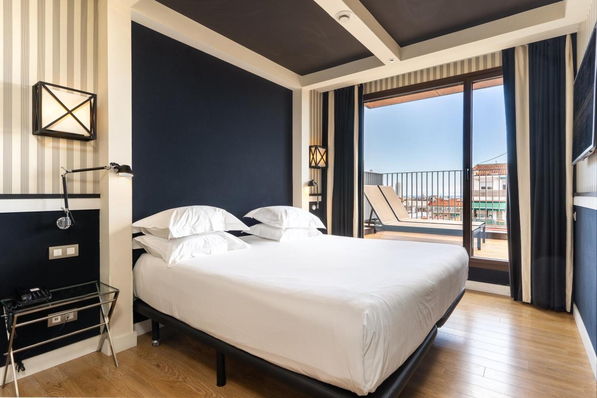 Suite with City View,1756500453:JPEG