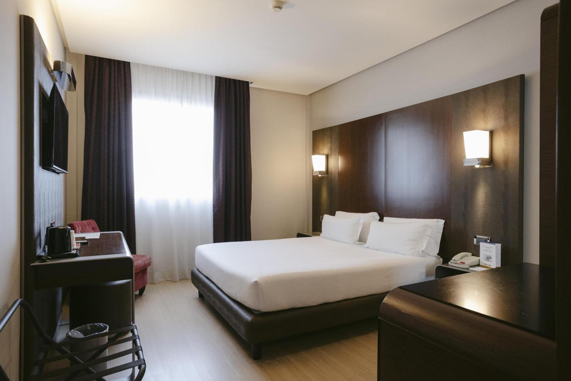 Standard King Room Spa Access
