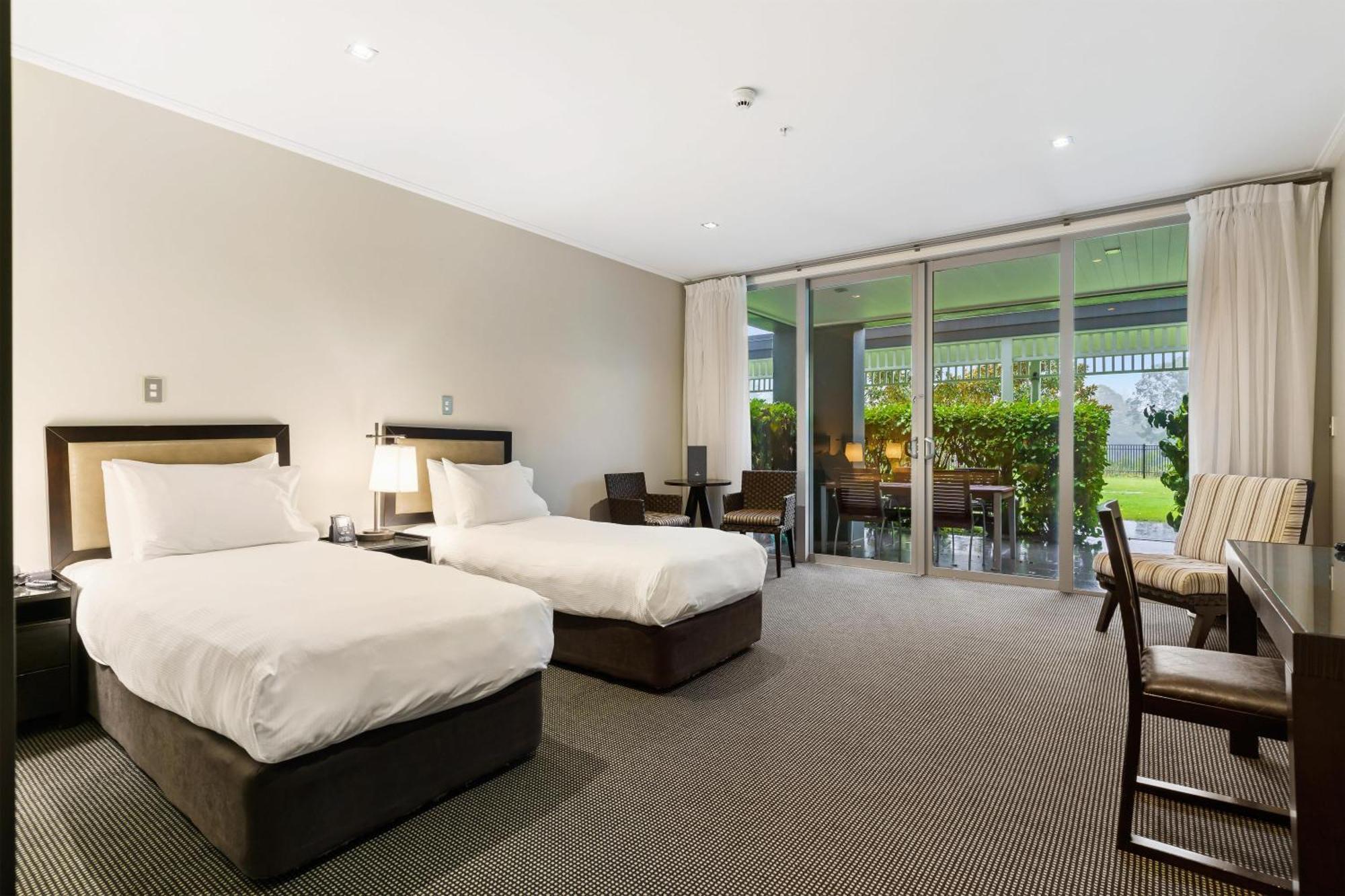 Twin Room,1756513465:JPEG