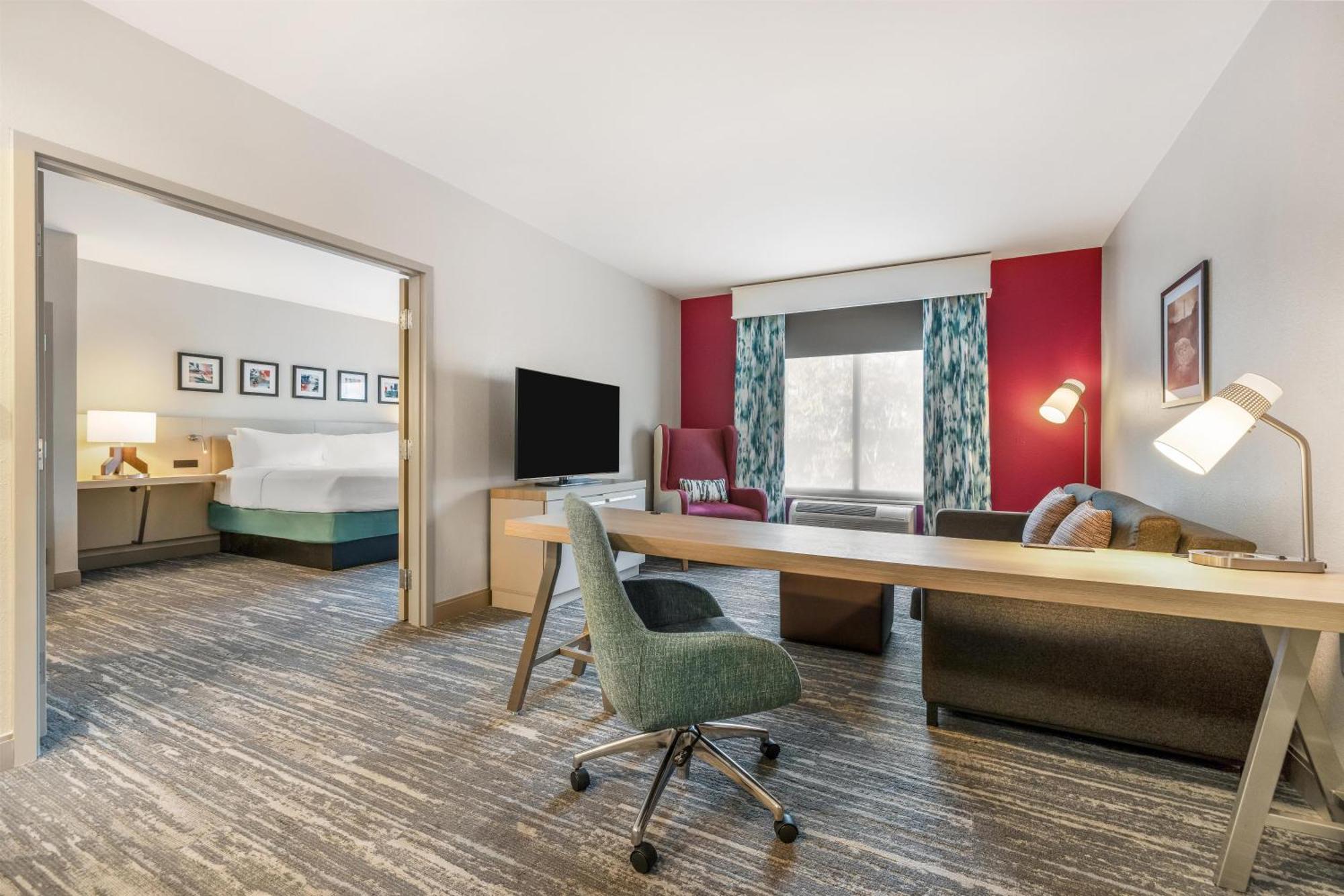 One-Bedroom King Suite with Sofa Bed,1756522653:JPEG