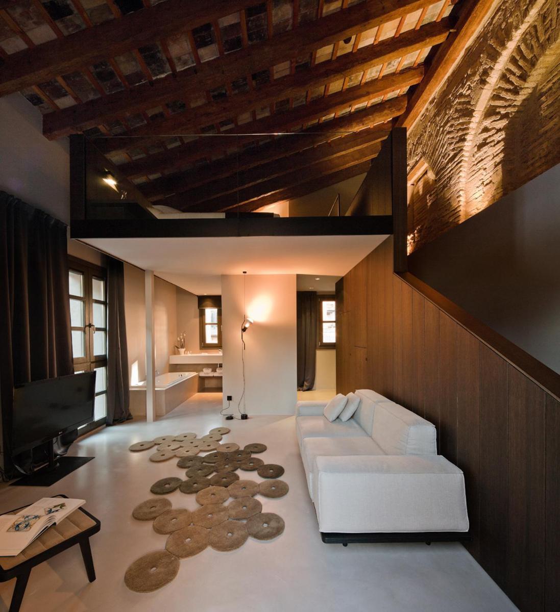 Junior Suite,1476736126:JPEG