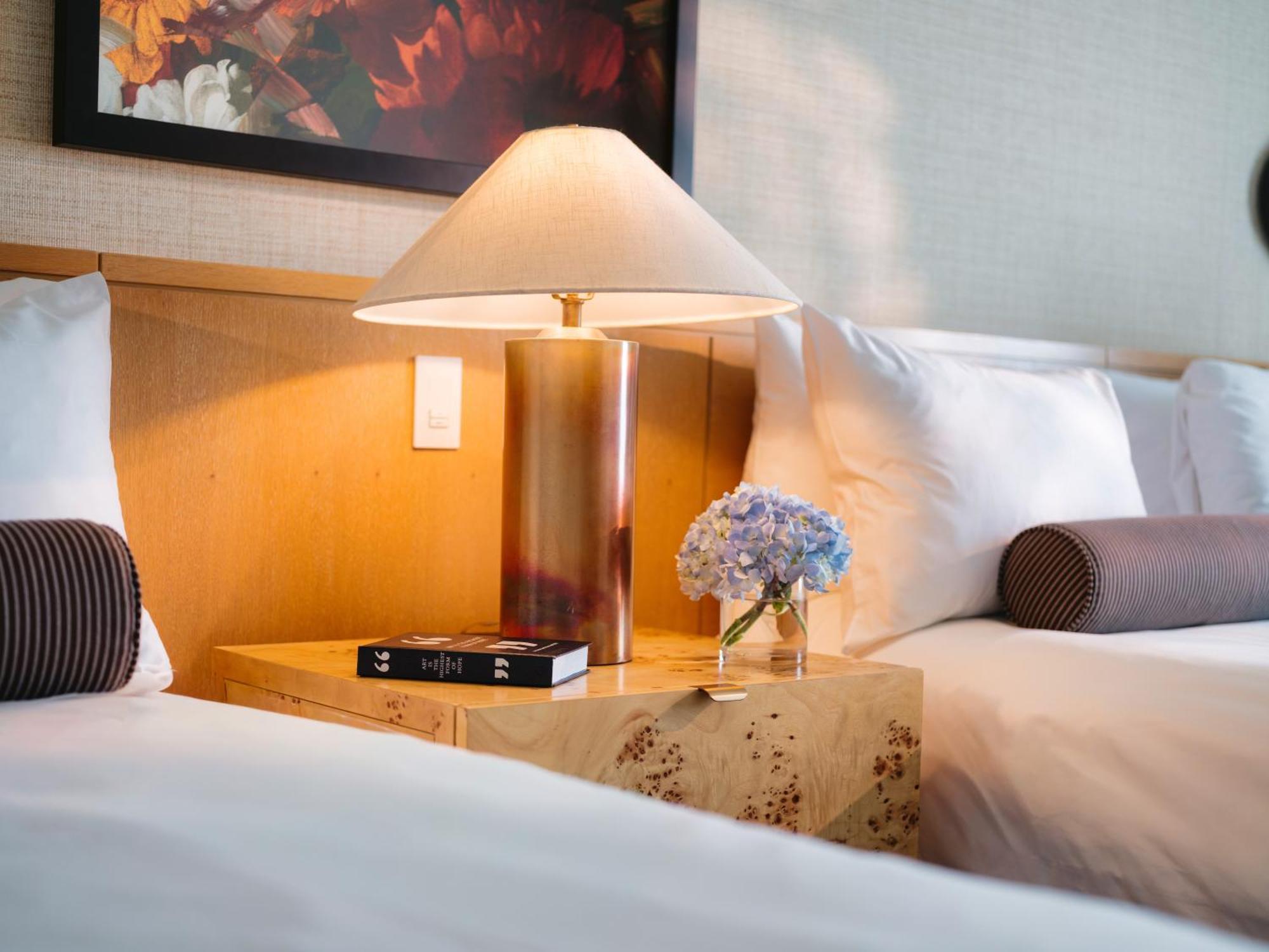 Deluxe Queen Room,1756535633:JPEG