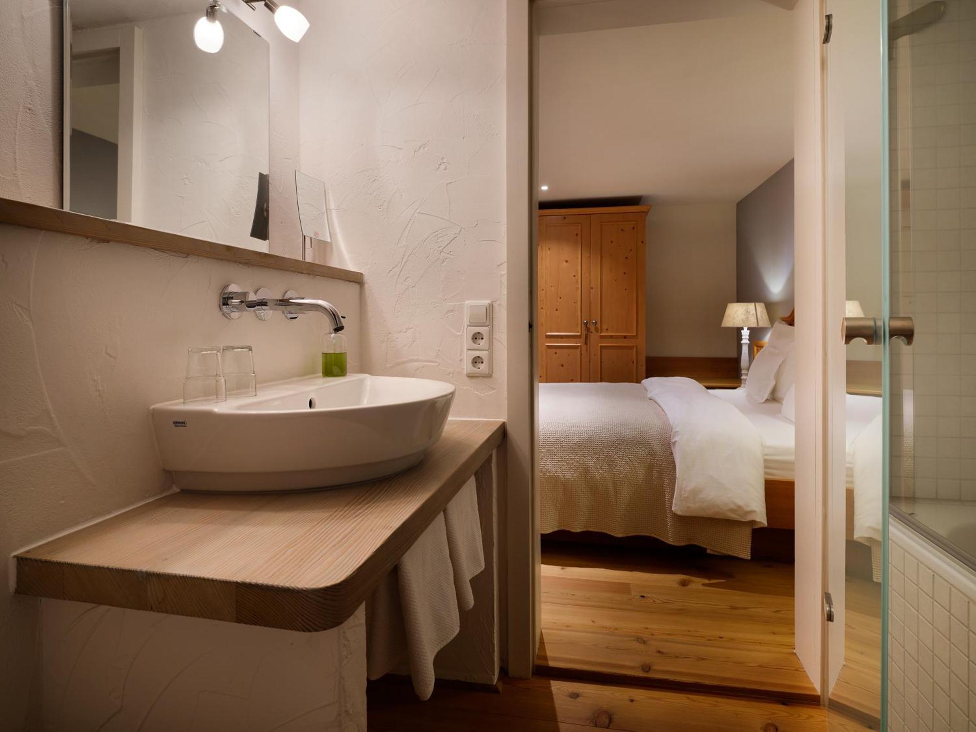Double Room L Balcony