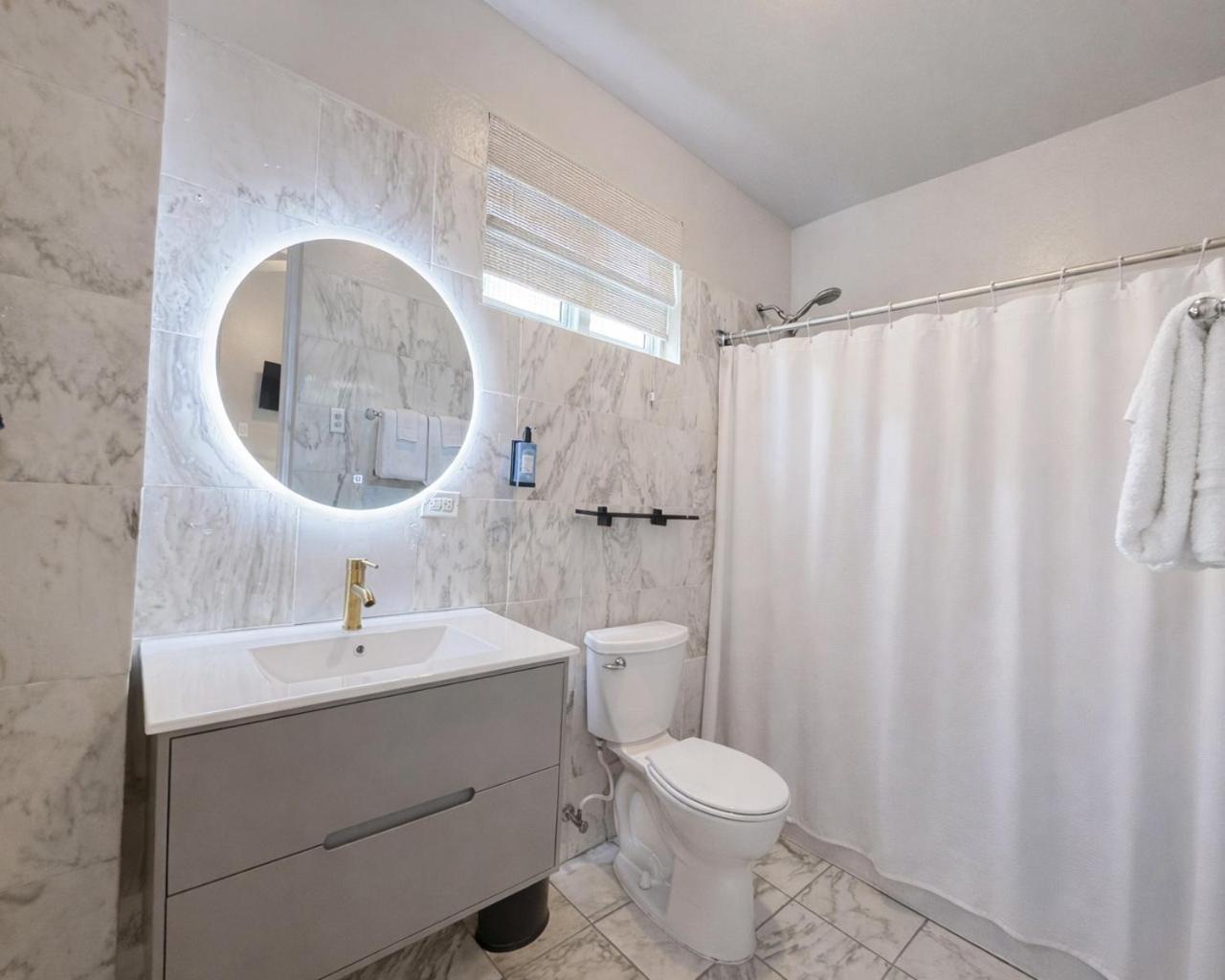 Small Single Room,1758299571:JPEG