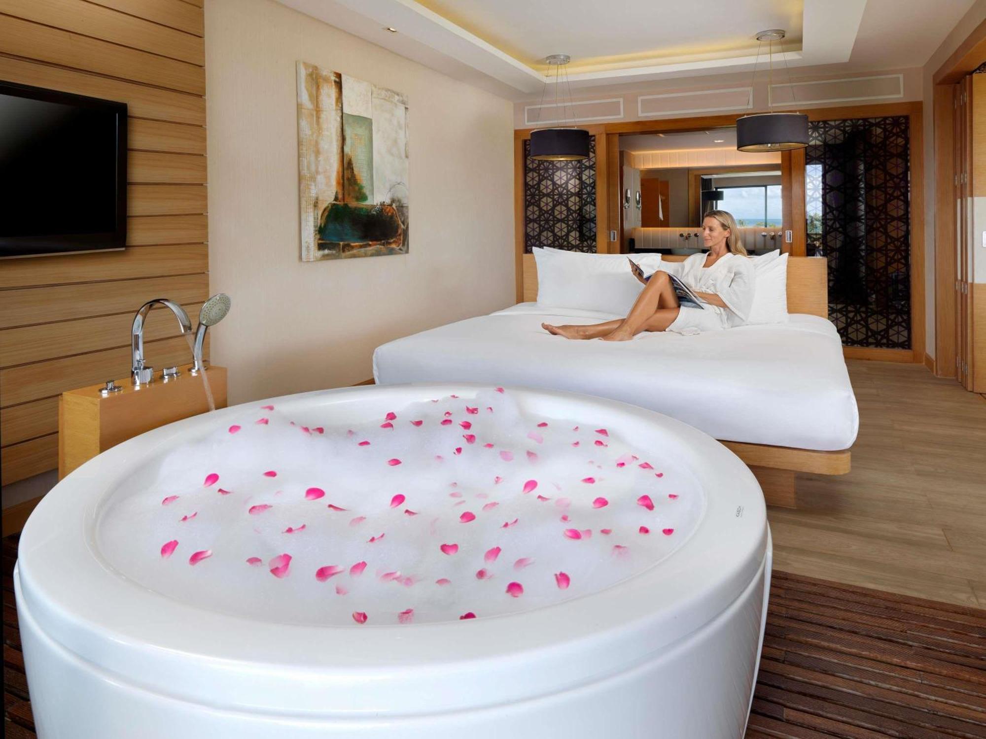 Family King Suite Sea View Balcony