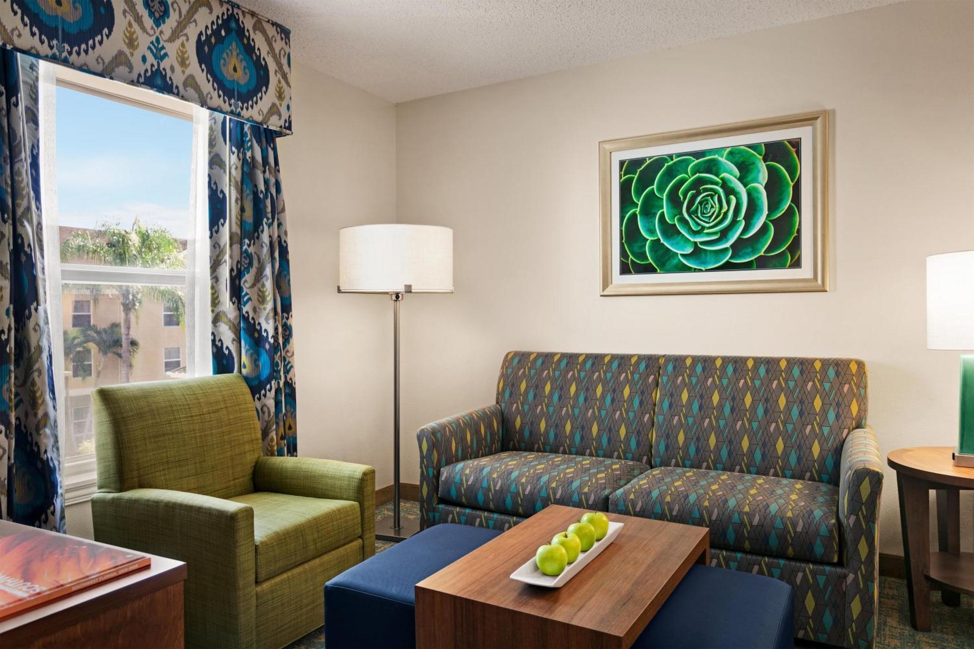 One-Bedroom Pool View King Suite