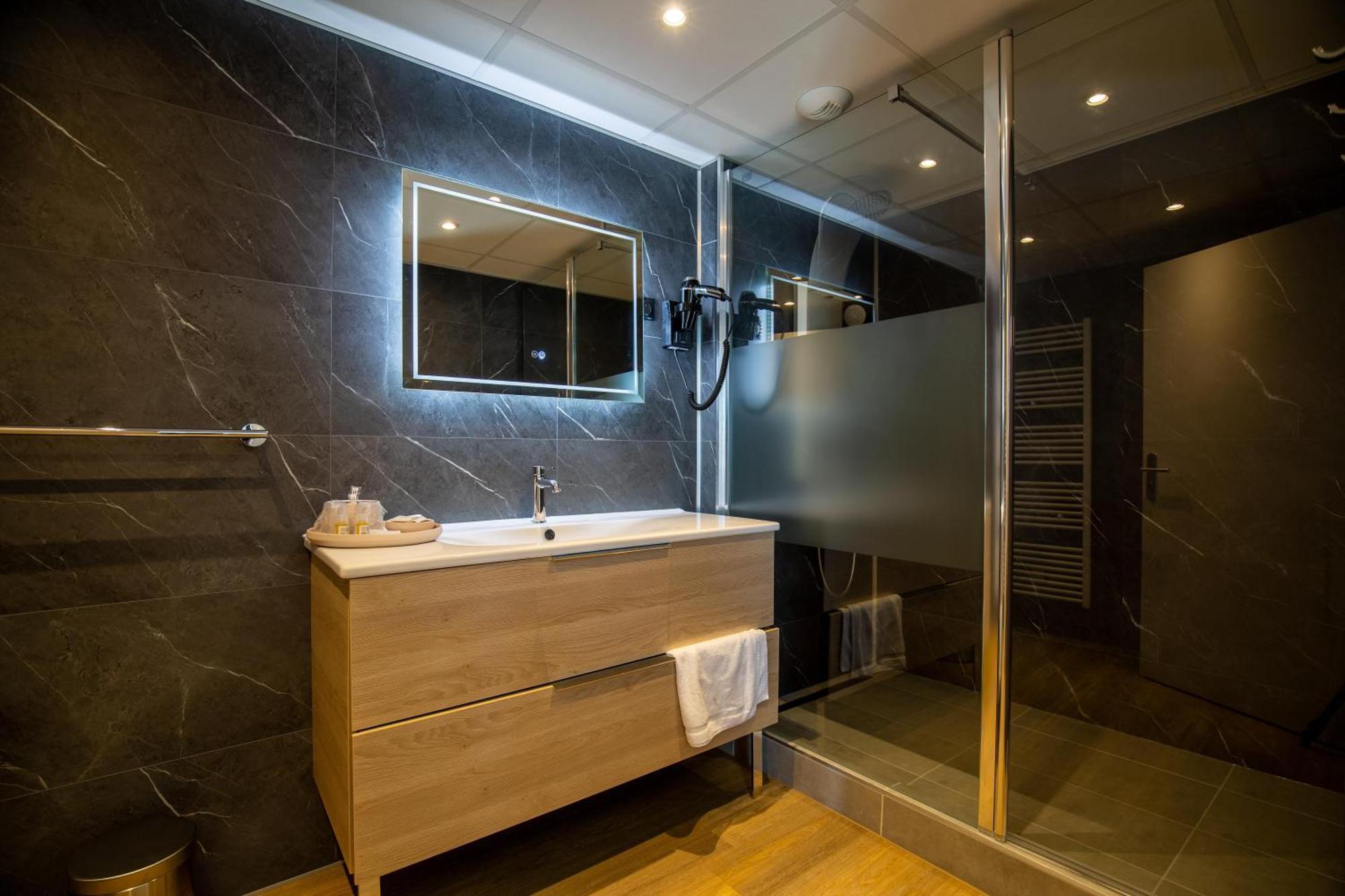 Queen Suite Terrace Spa Access Non-Smoking