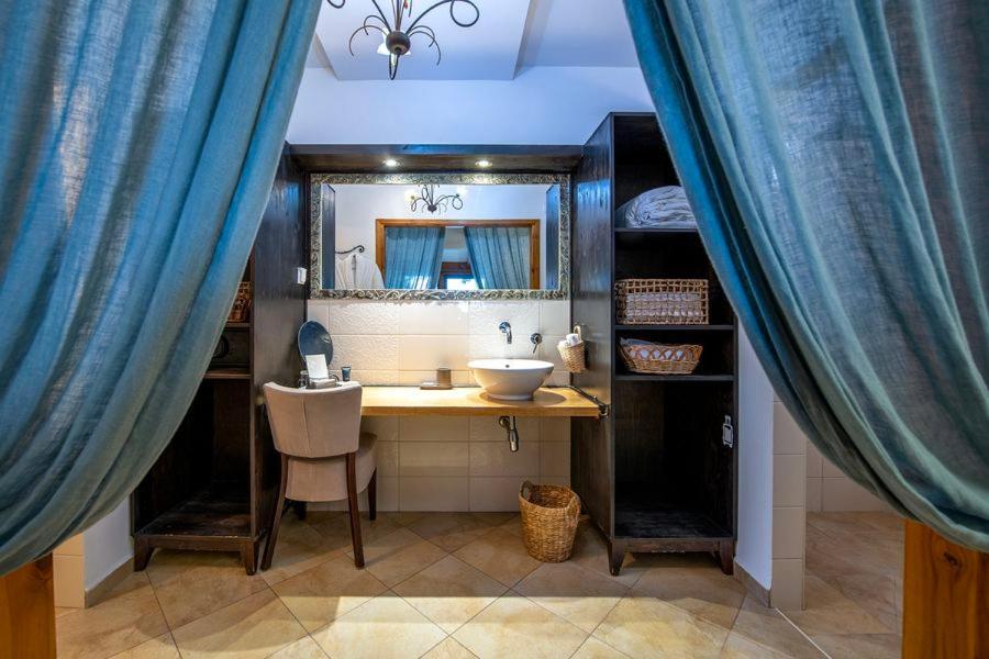 Standard Double Suite