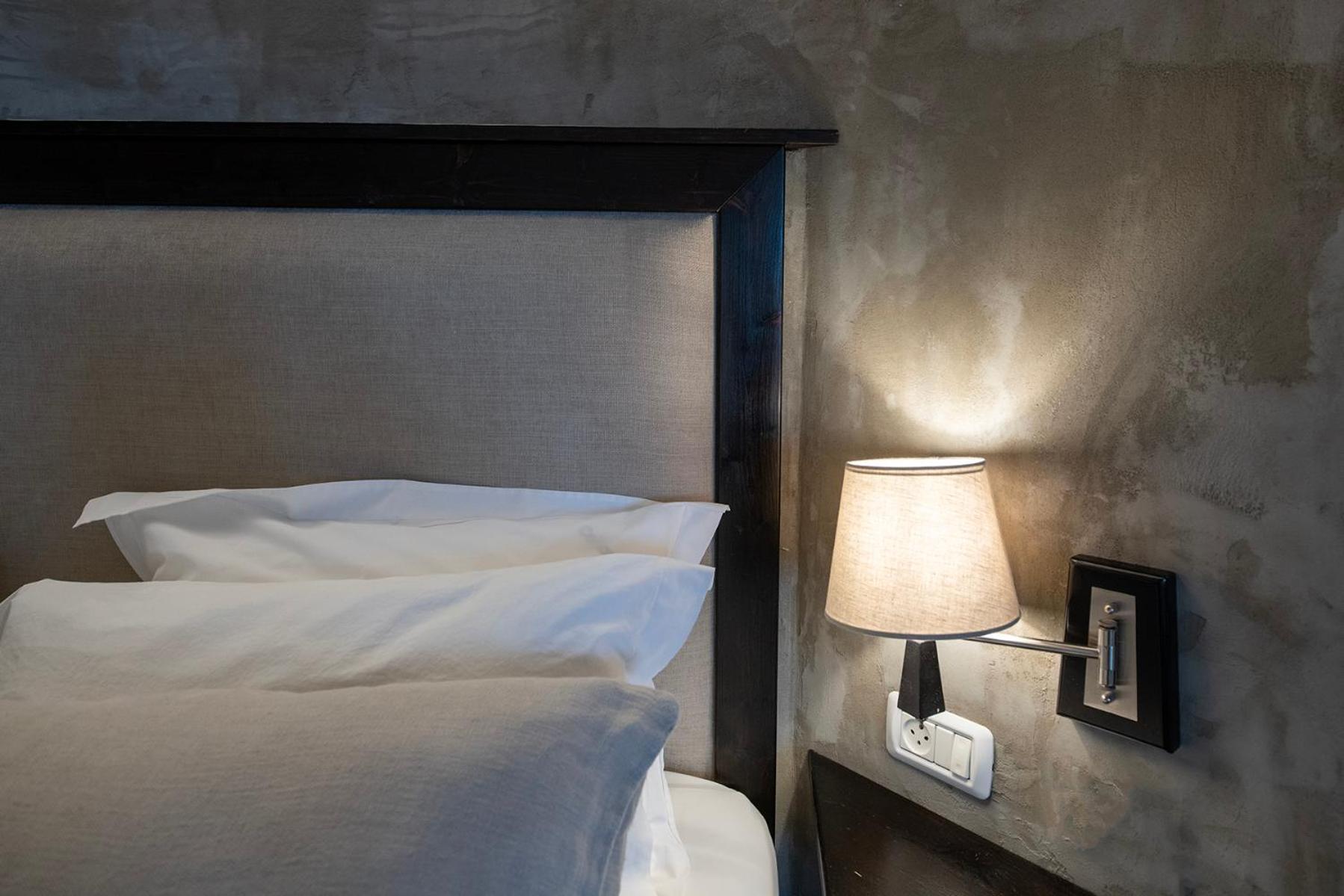 Standard Double Suite