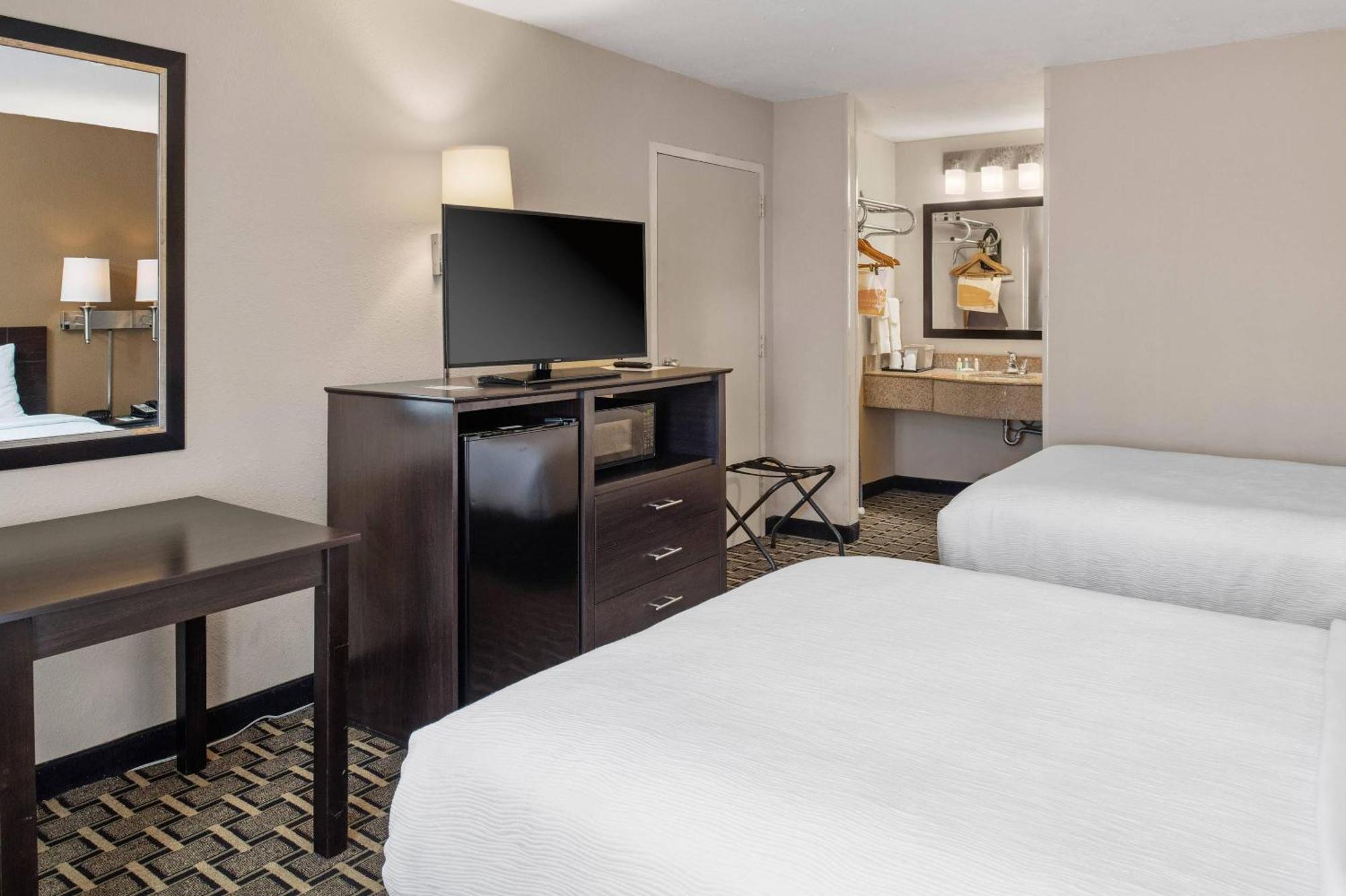 Double Room Two Double Beds Non-Smoking