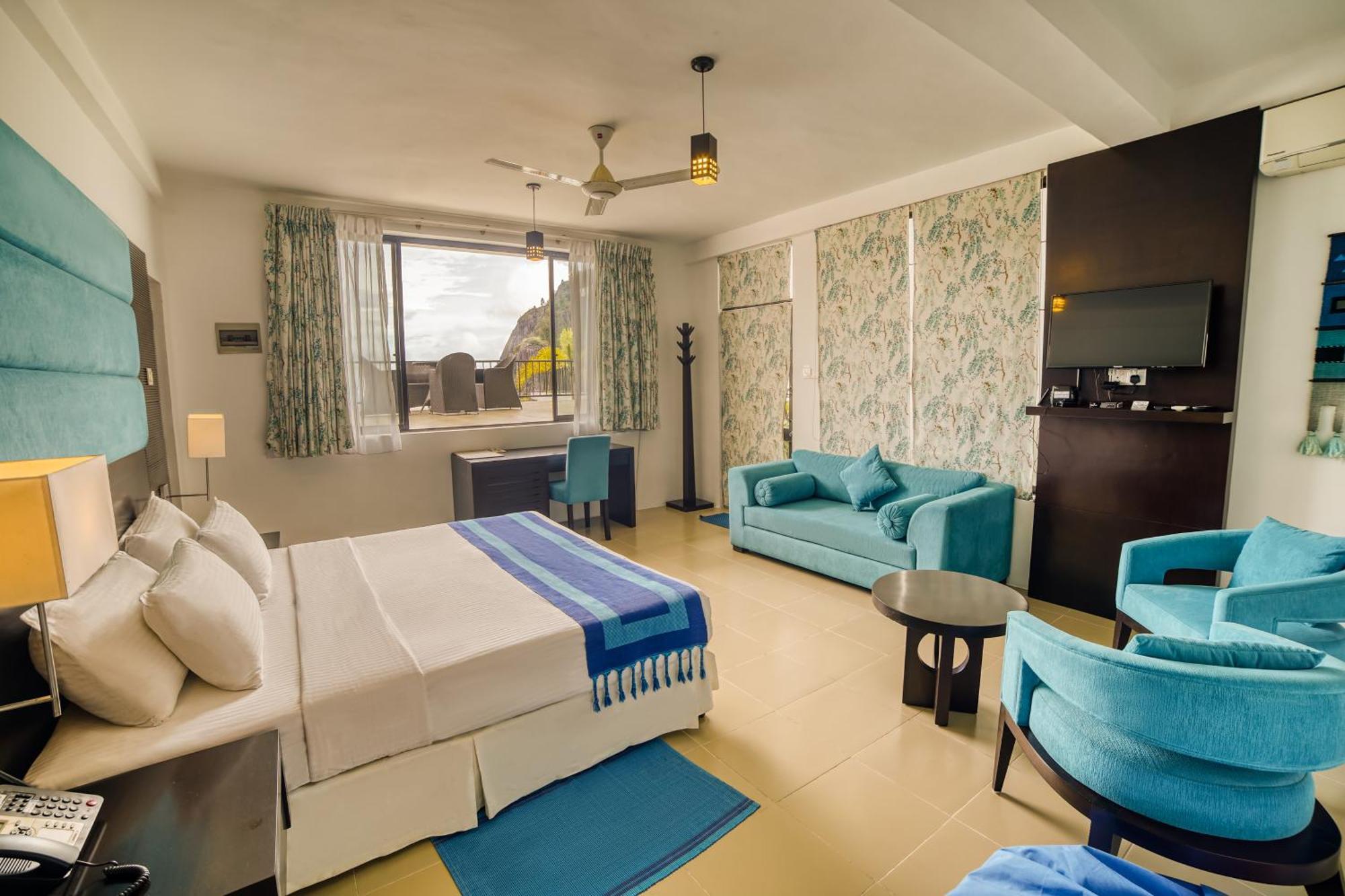 Deluxe Double or Twin Room Mountain View