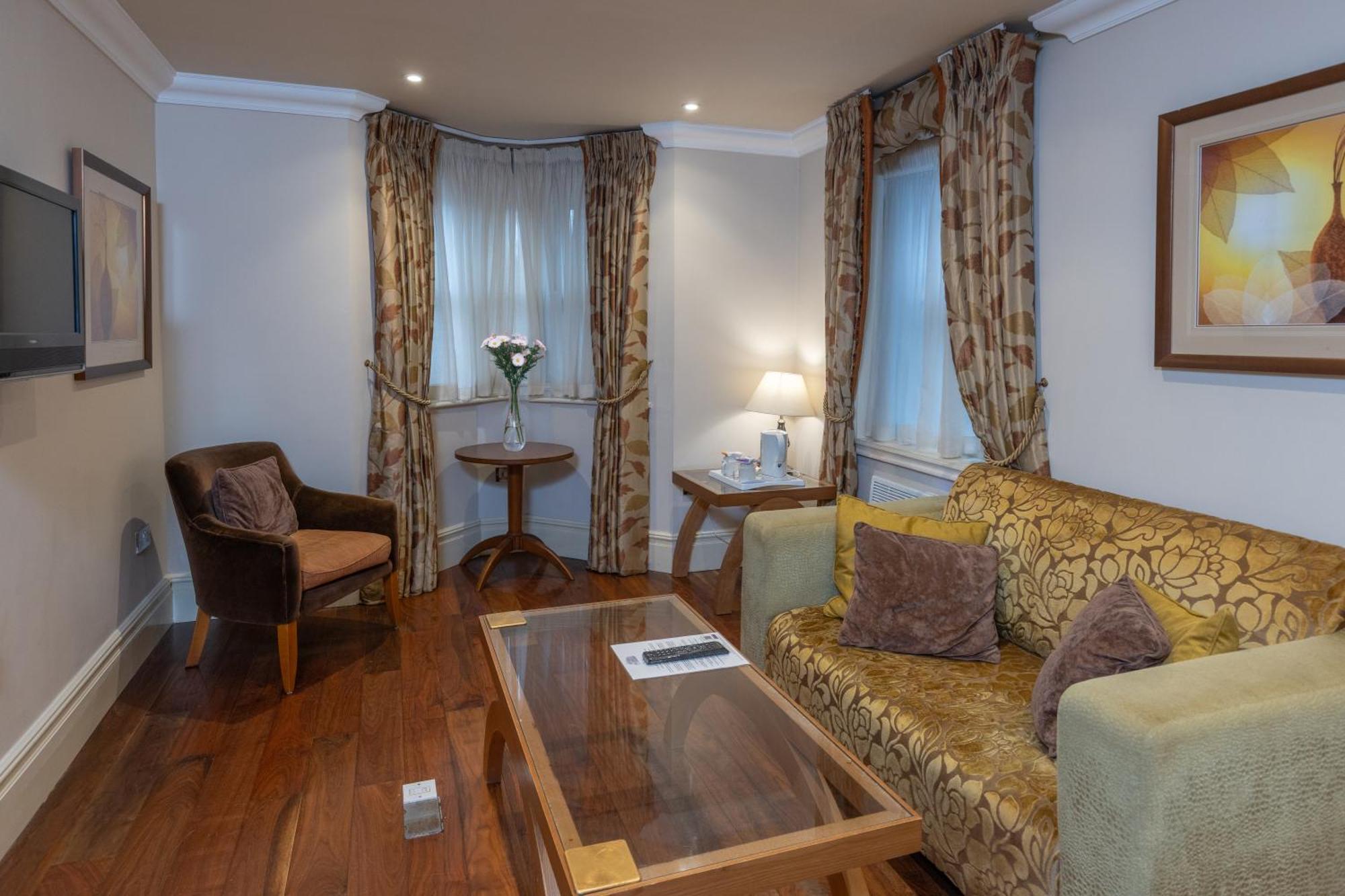 One-Bedroom King Suite Sofa Bed Non-Smoking