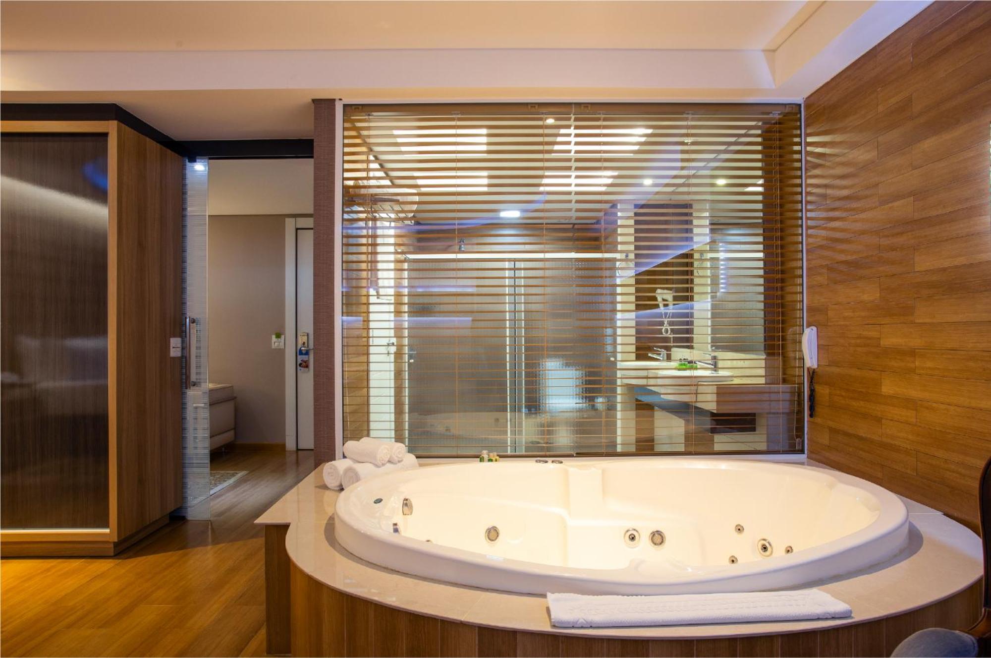 Premium Suite