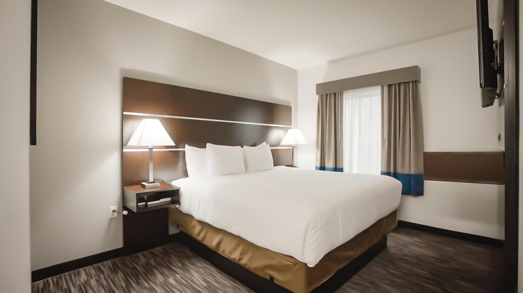 King Suite,1765211054:JPEG