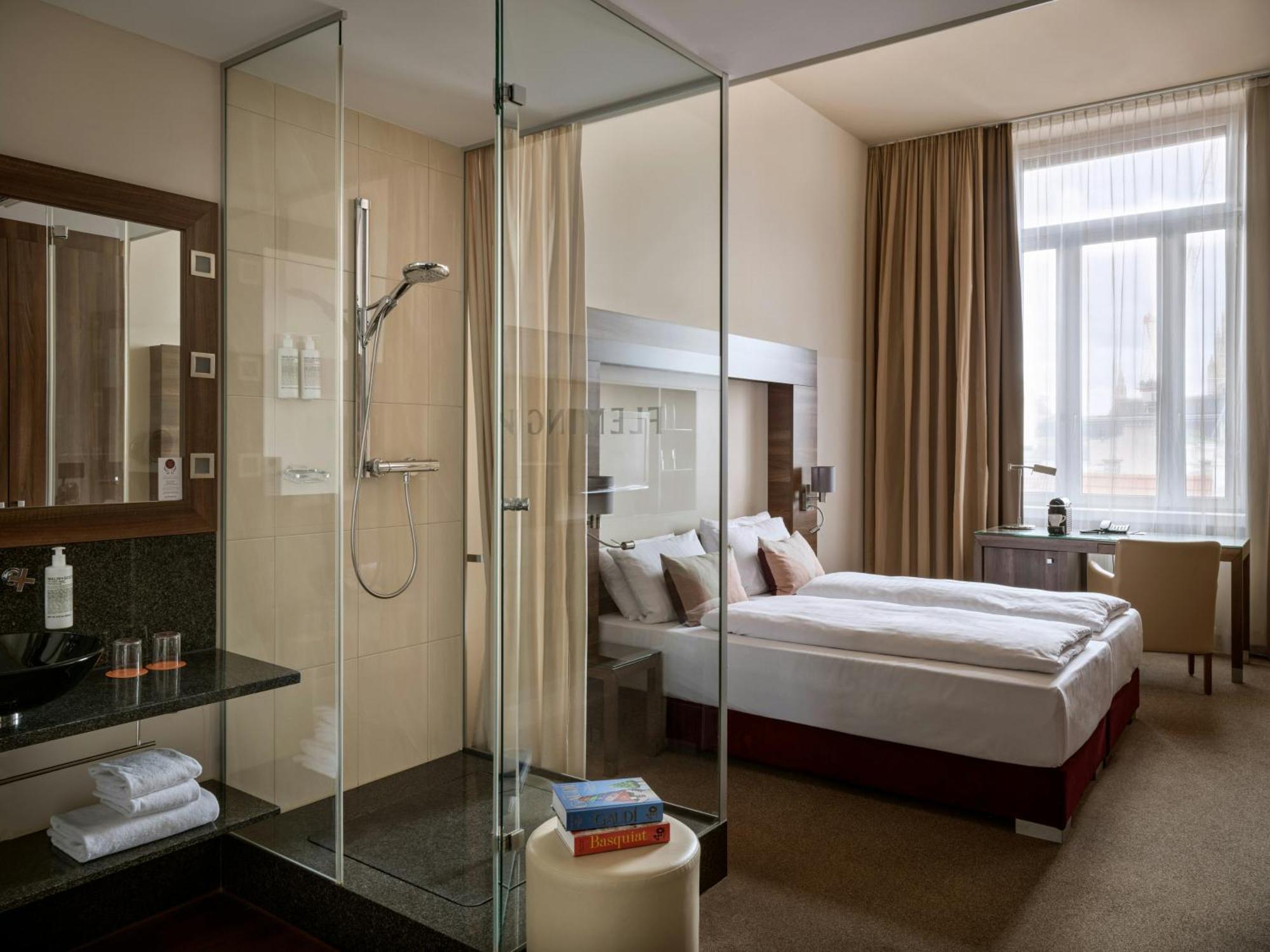 Superior Plus Queen room