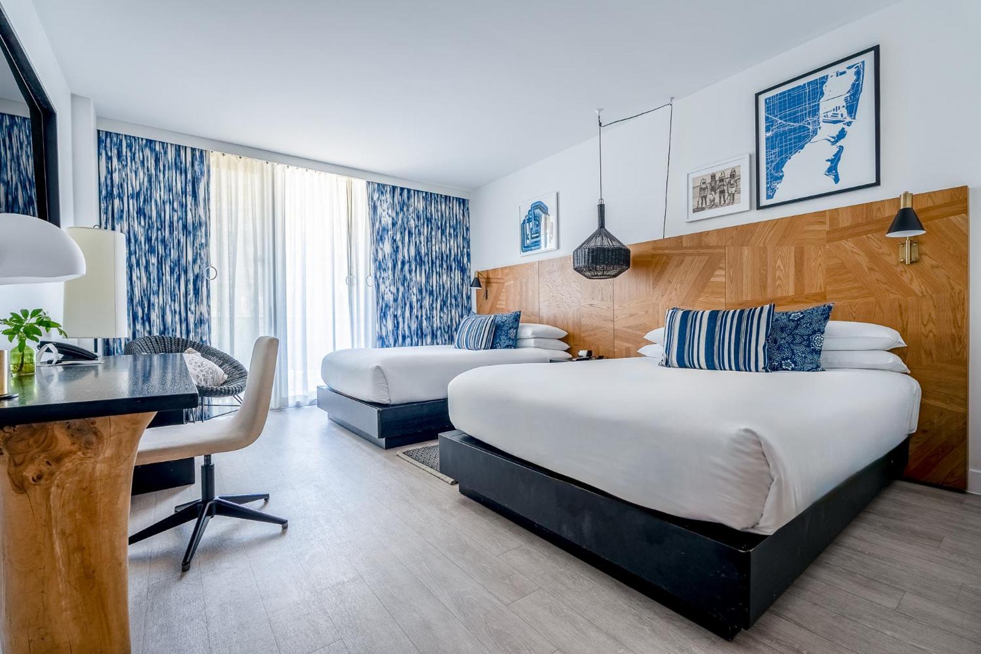 Deluxe Room terrace Two Queen Beds