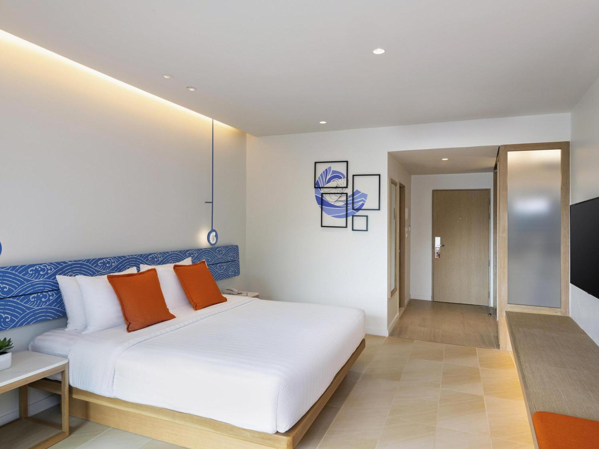 Premier King Room Garden View