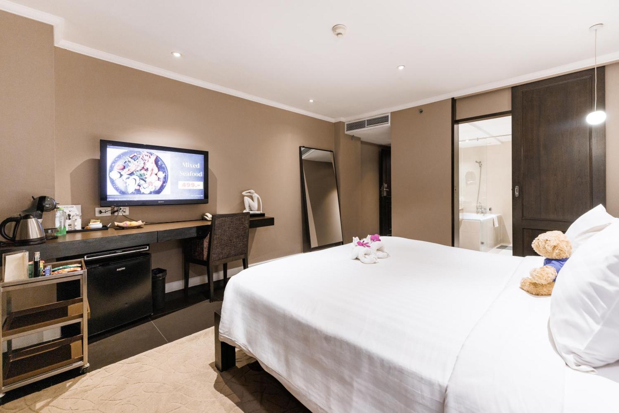Deluxe Double or Twin Room