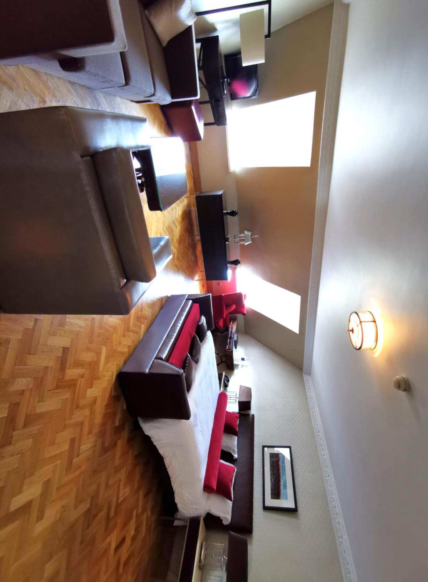 Penthouse Suite