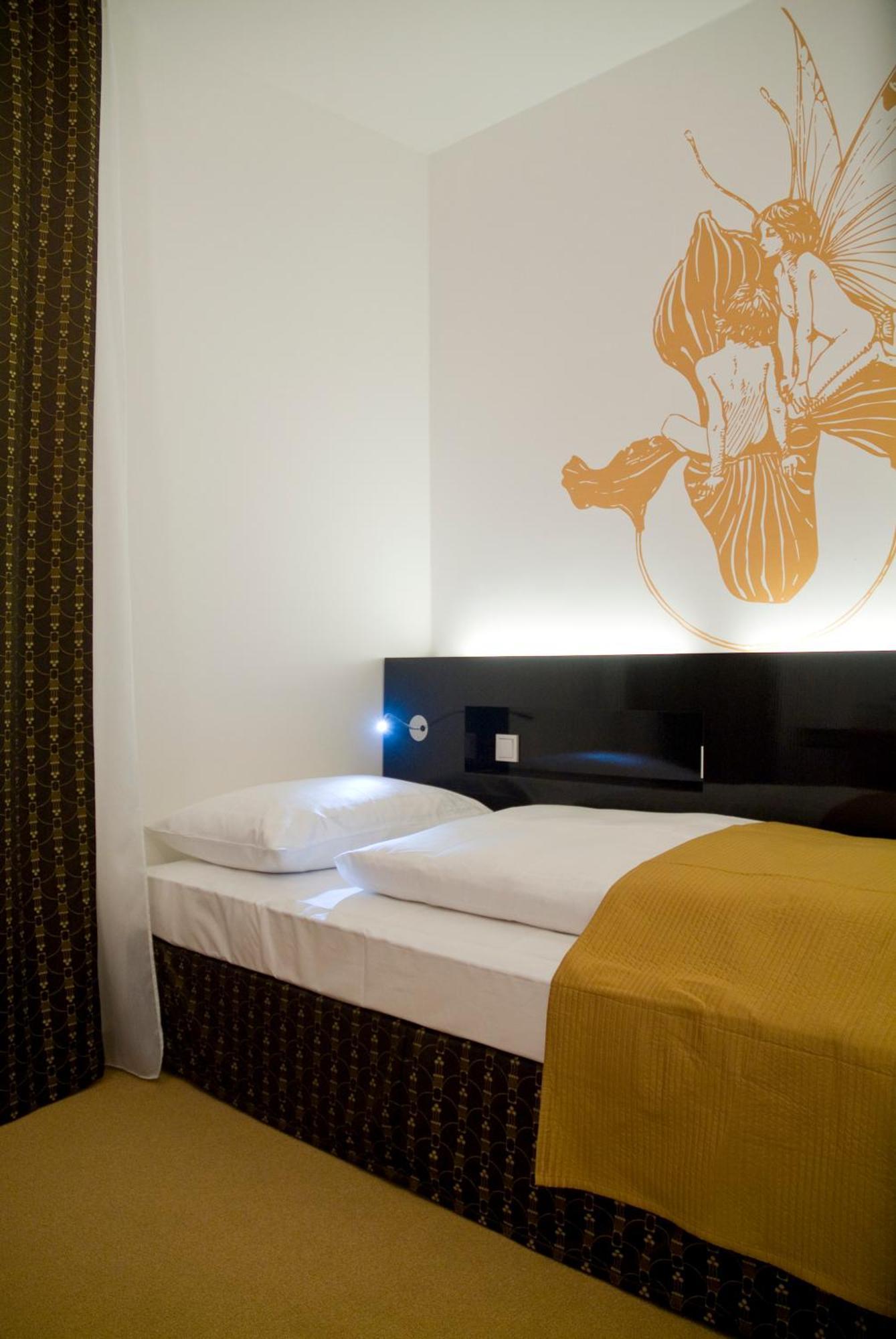 Deluxe Single Room