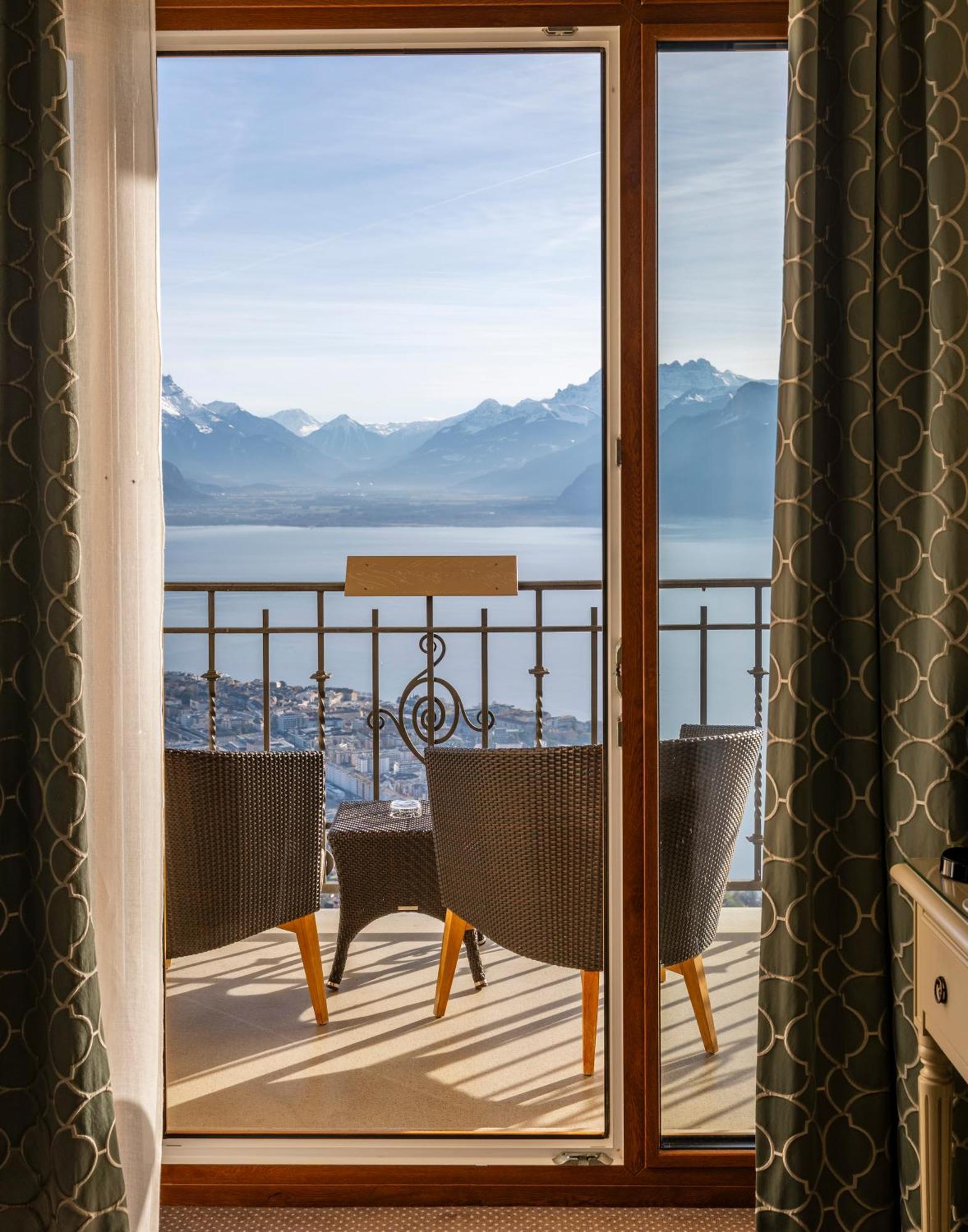 Deluxe Double Room Balcony Lake View