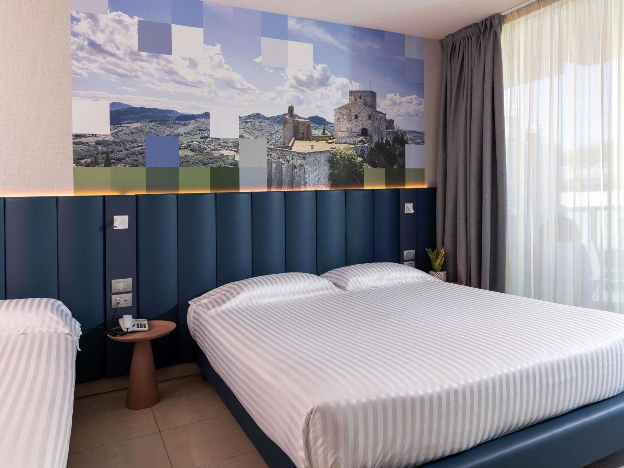 Superior Double Room Sofa Bed Balcony Side Sea View