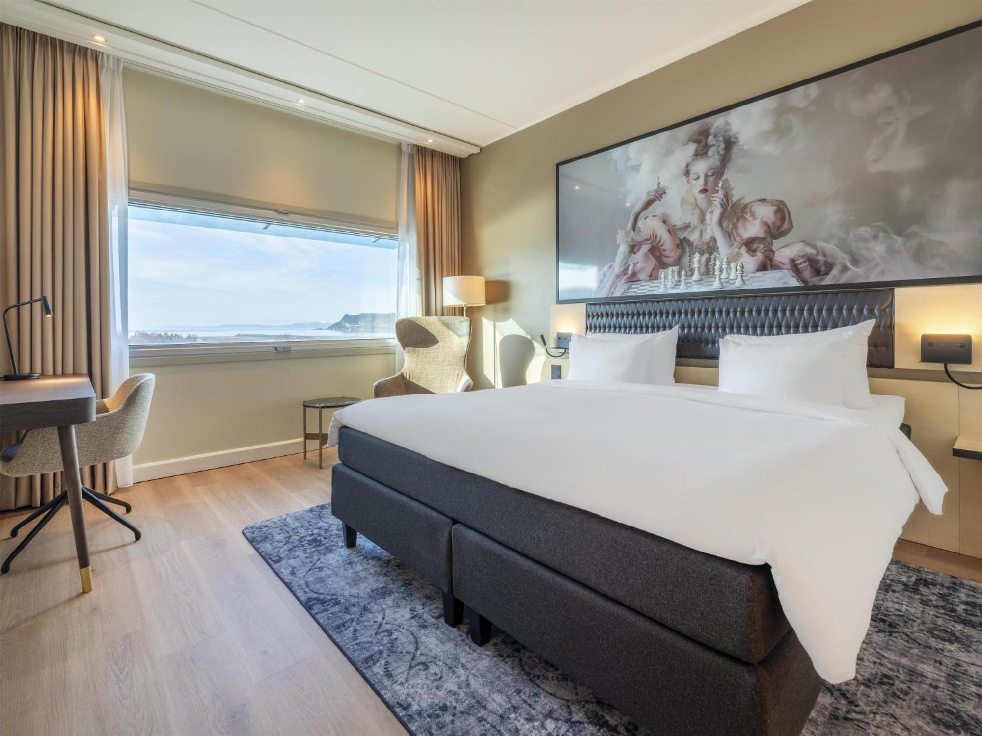 Premium Room with Runway View,1765194564:JPEG