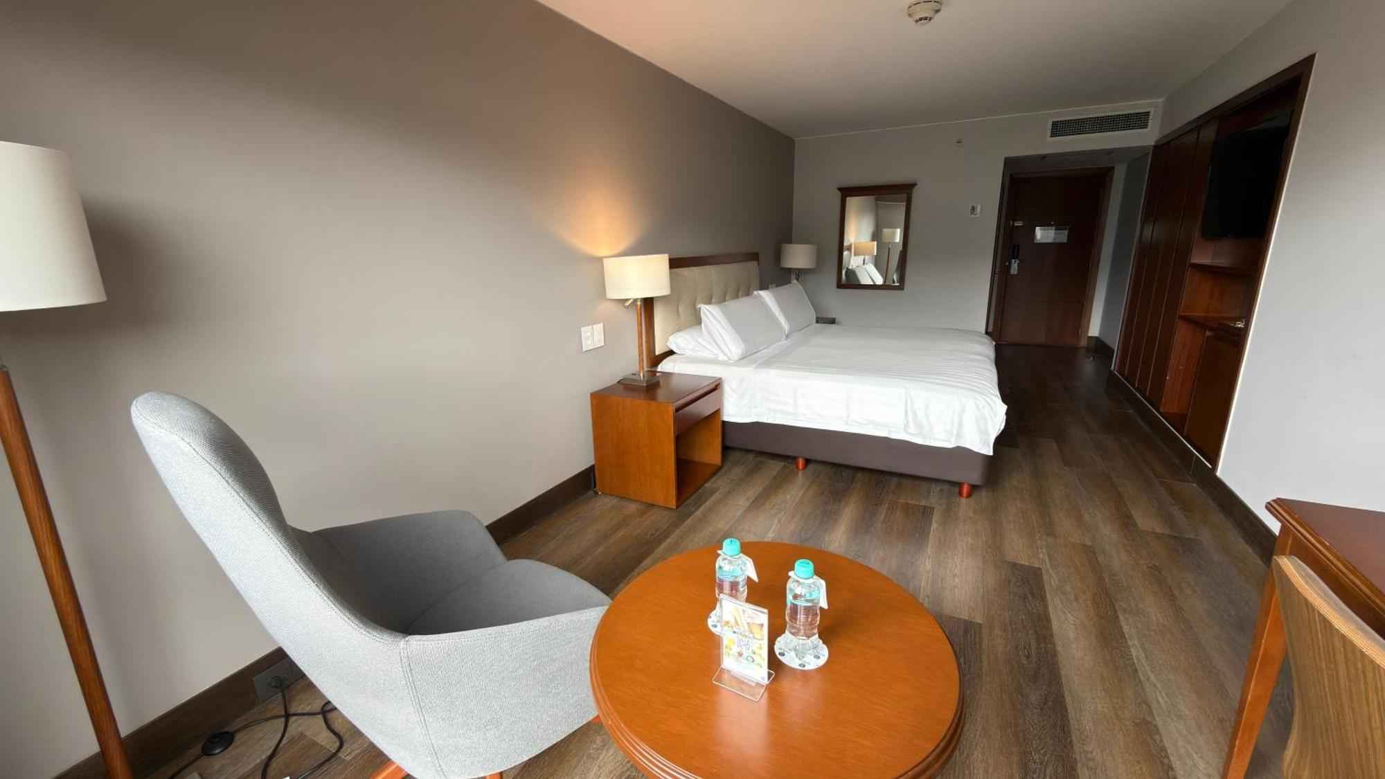 Standard Queen Room