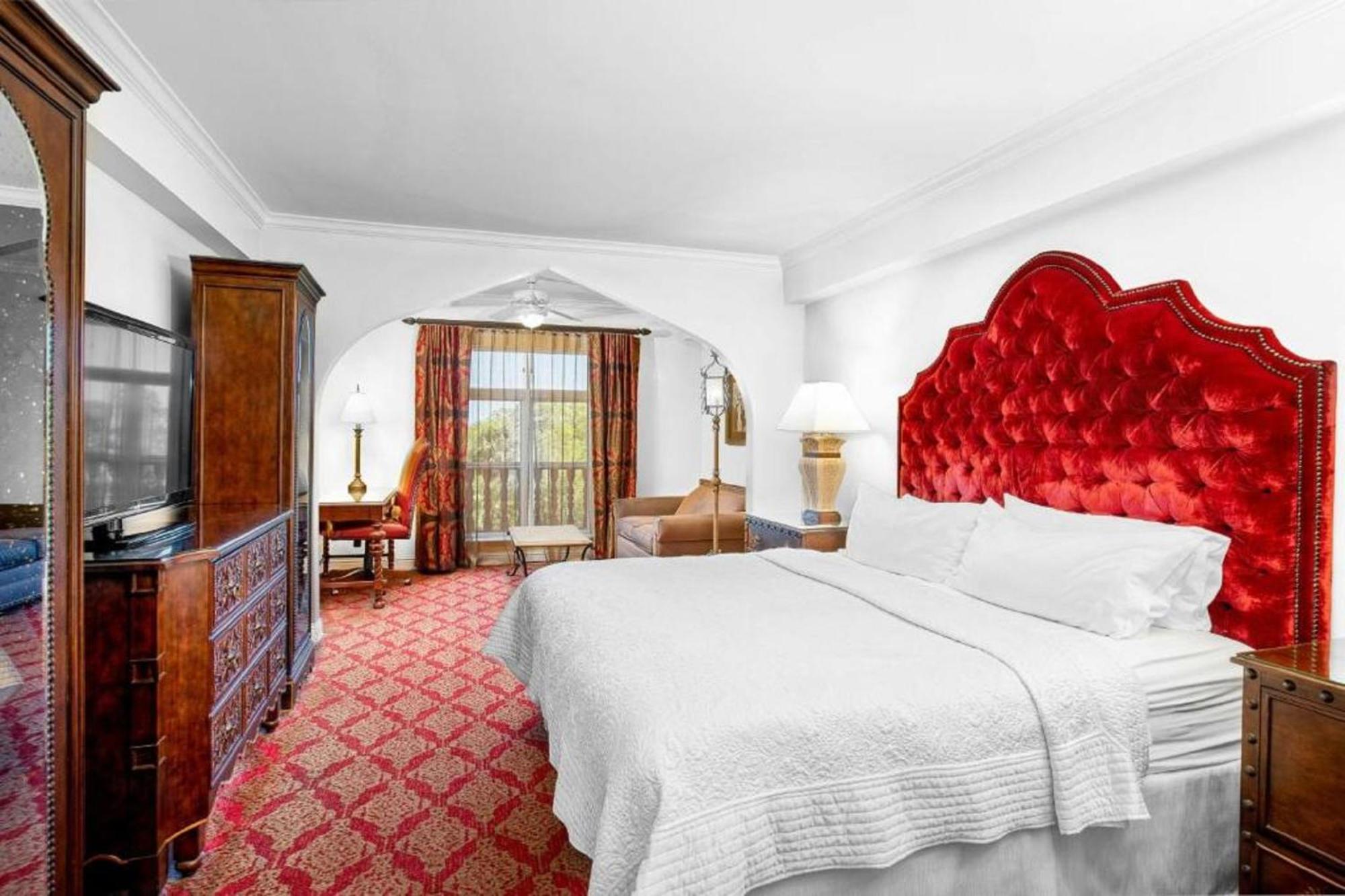 Premium King Room