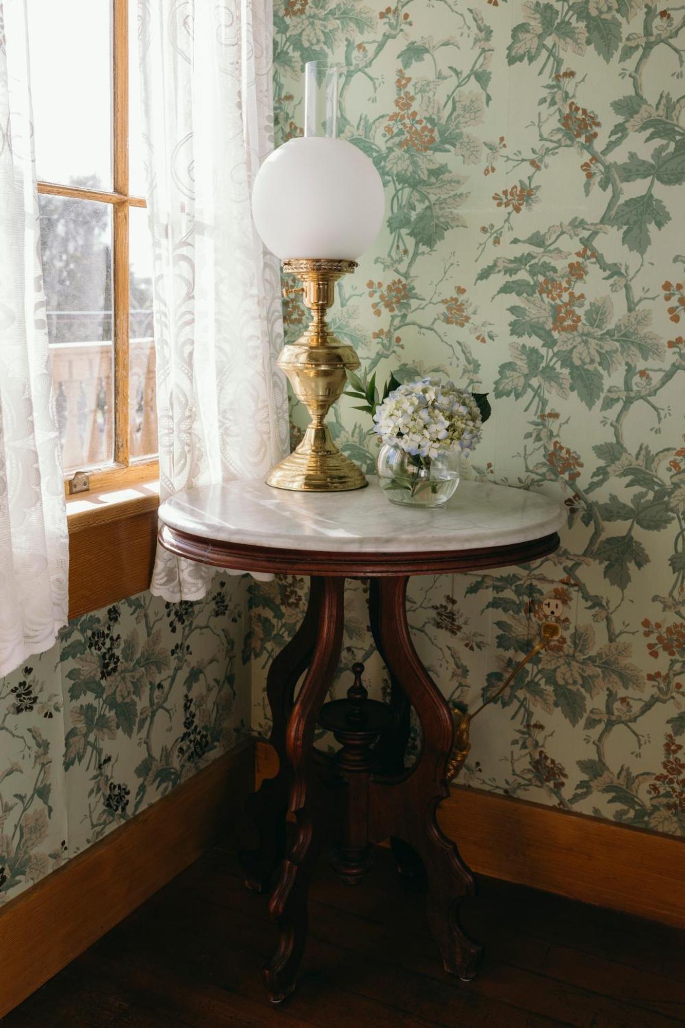 Queen Room Garden View