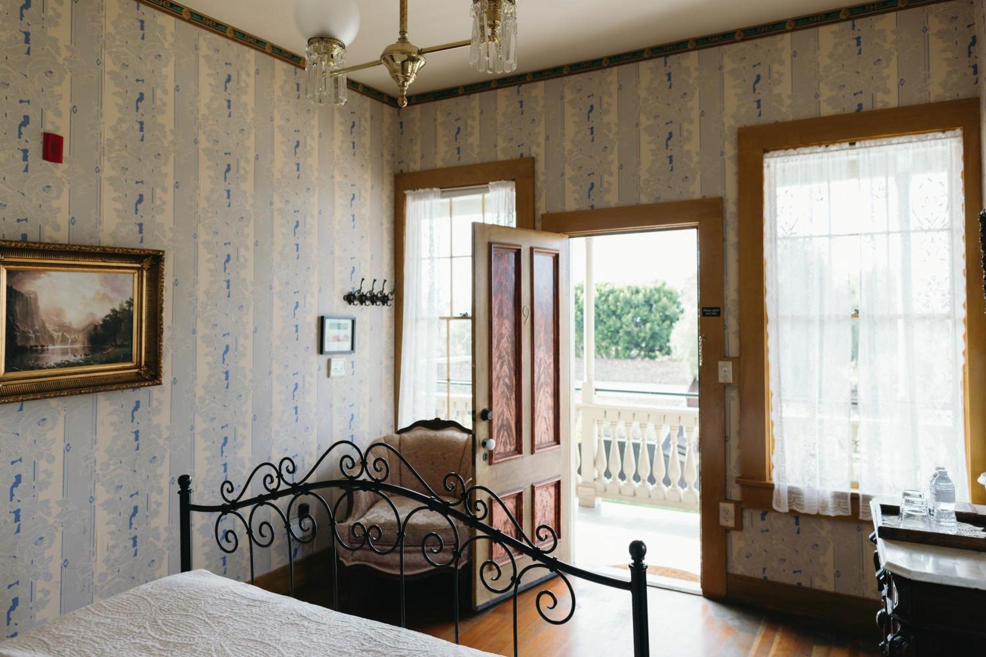 Queen Room Terrace