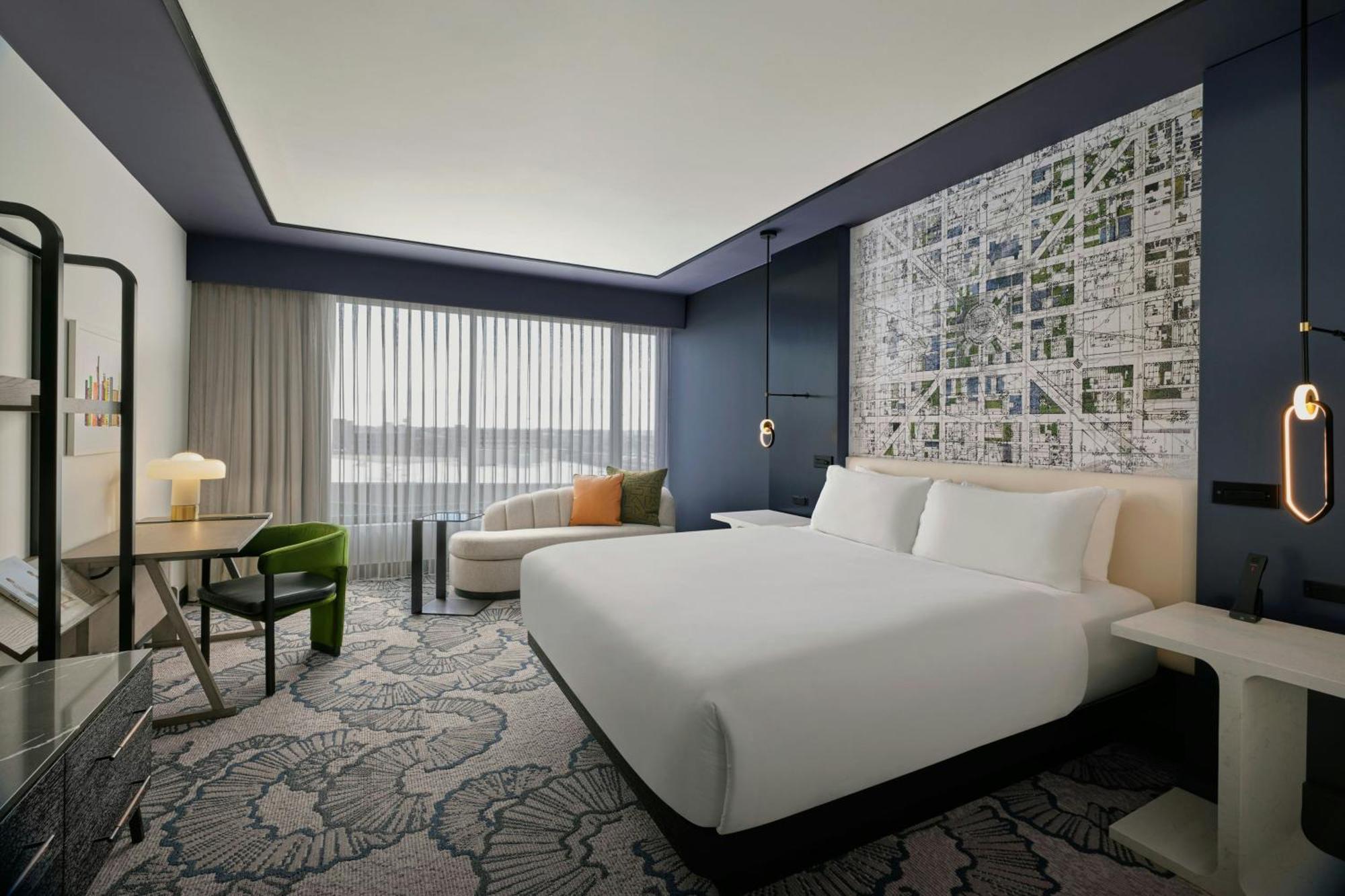 Deluxe King Room City View