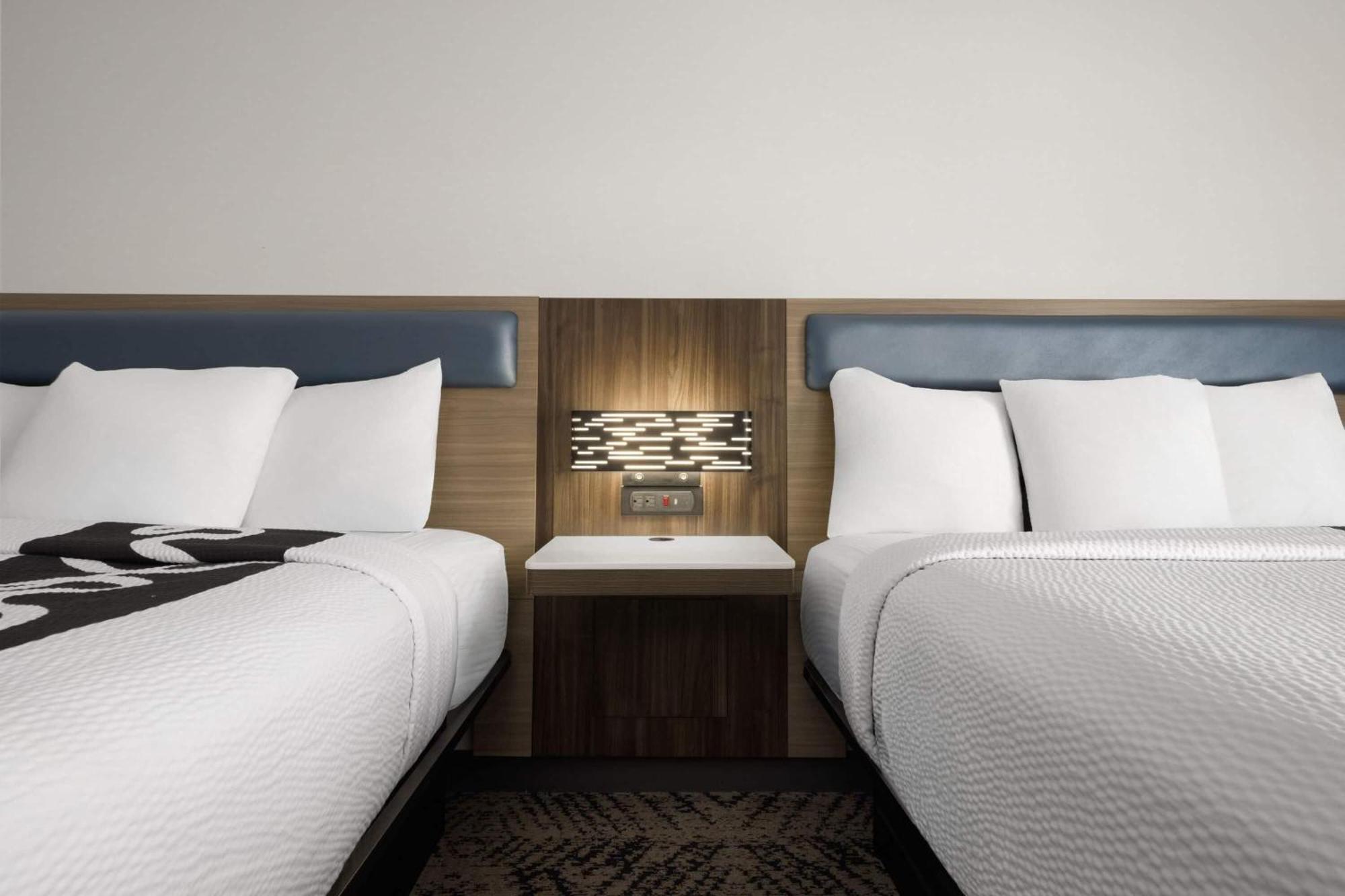 Deluxe Queen Room Two Queen Beds