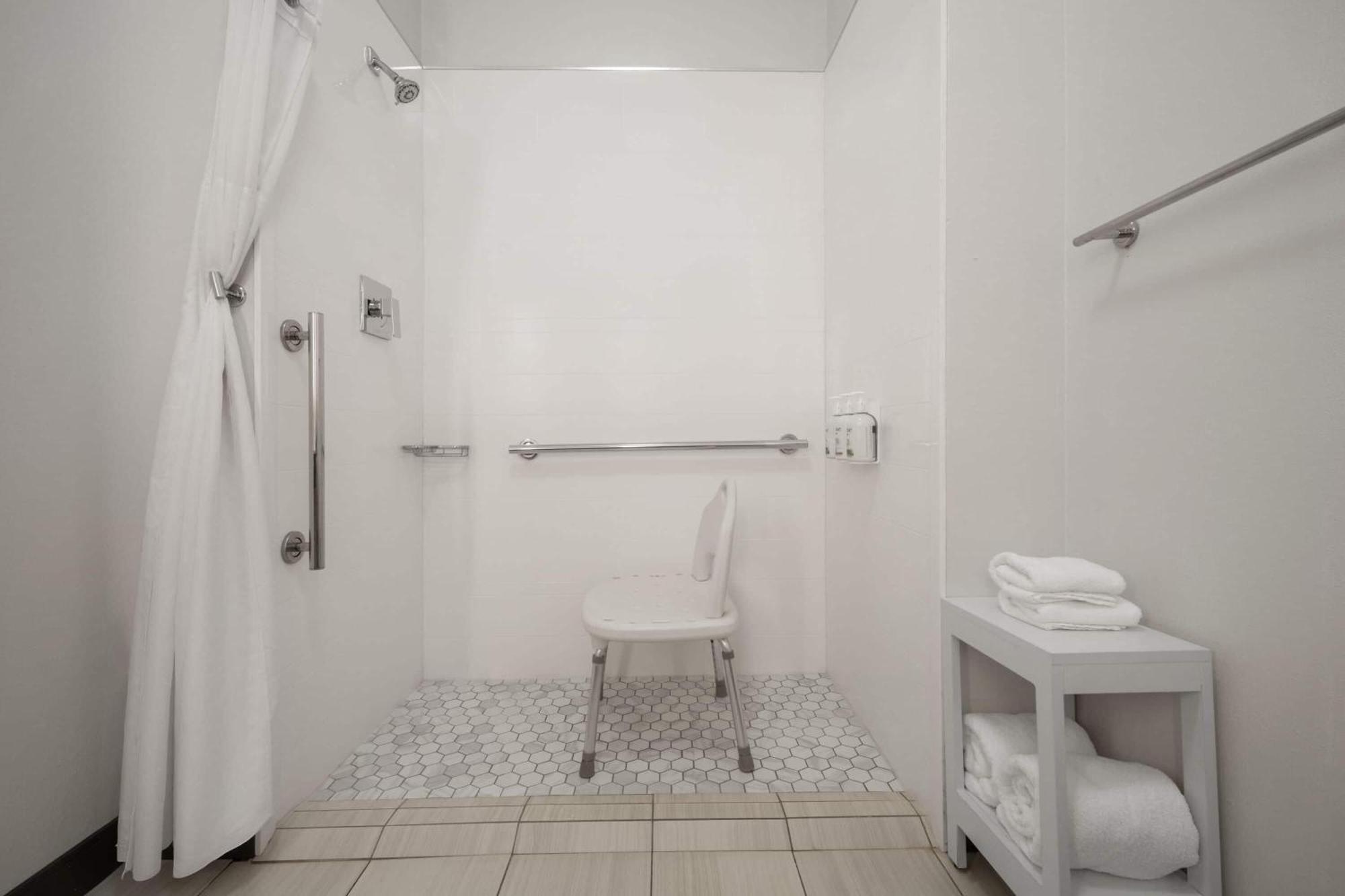 King Room Mobility Access or Non-Smoking